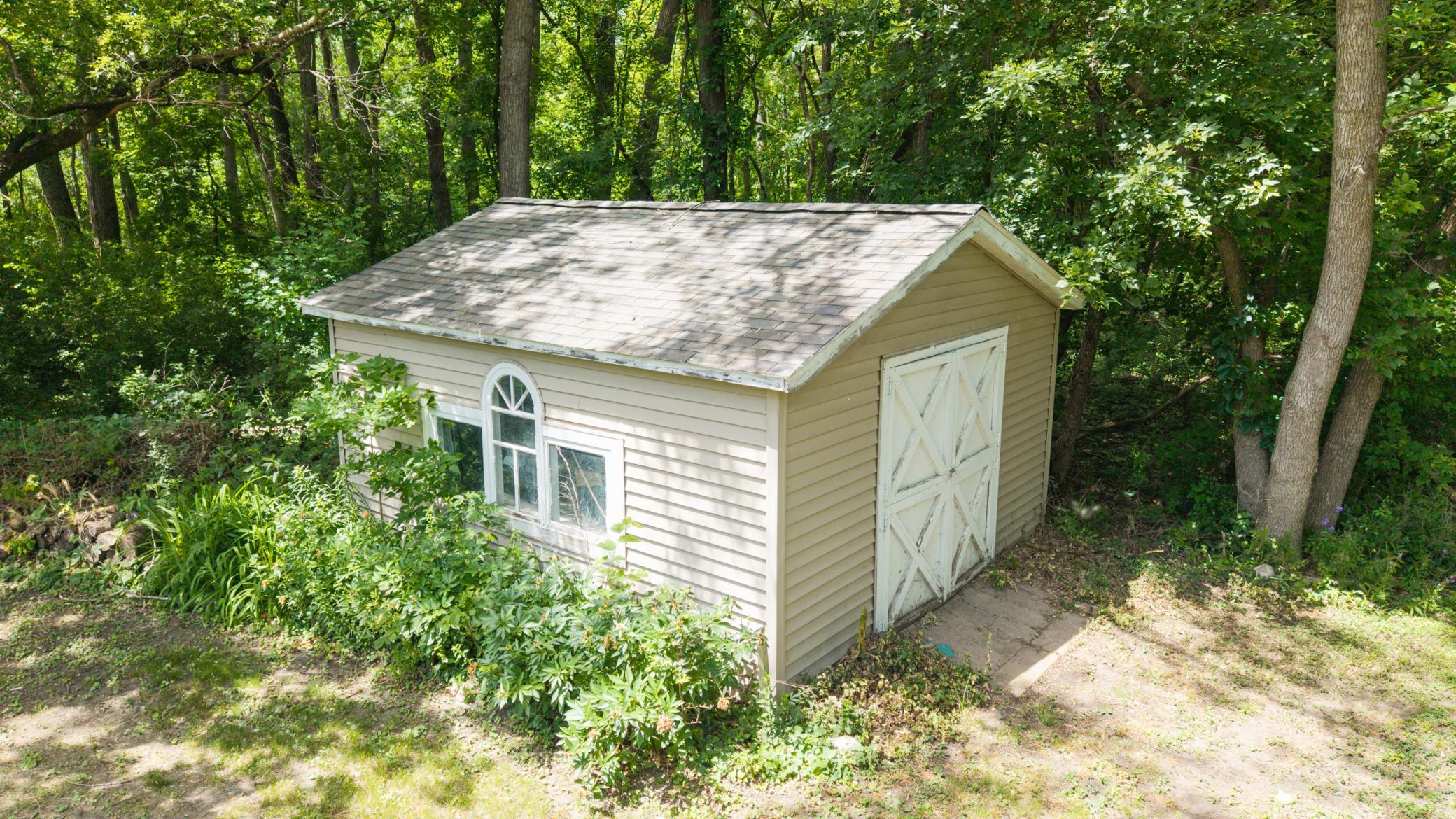 501 4th Street E Property Photo 29