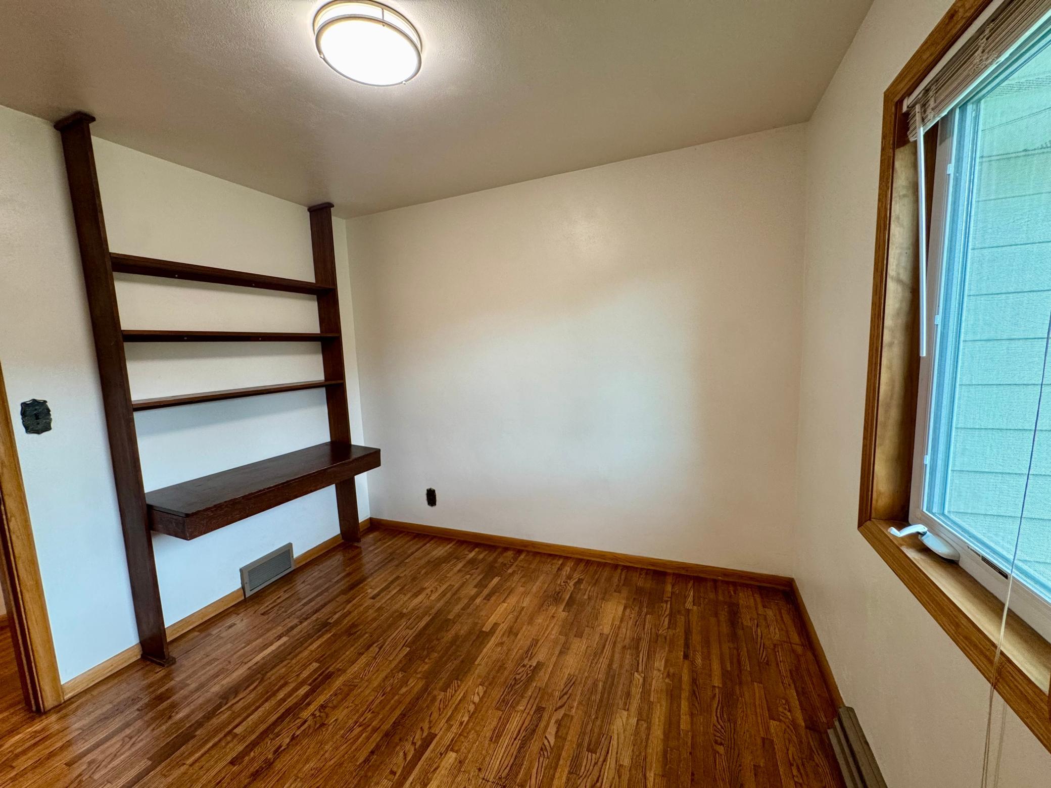 1706 Irvine Avenue Nw Property Photo 9