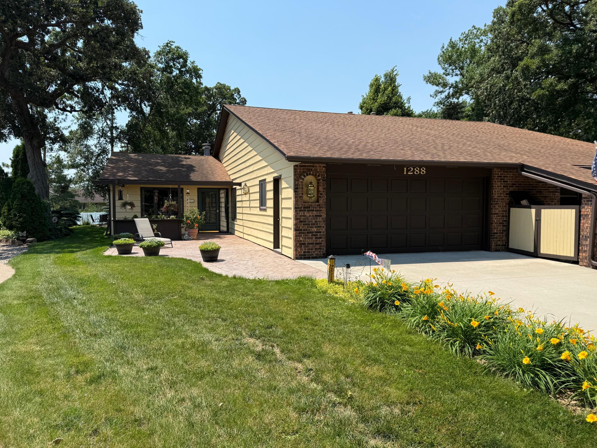 1288 Rolling Oaks Lane NW