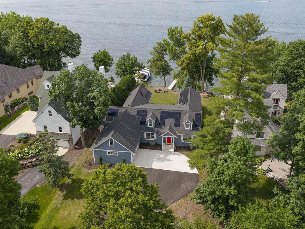 732 Old Beach Lane Property Photo 1