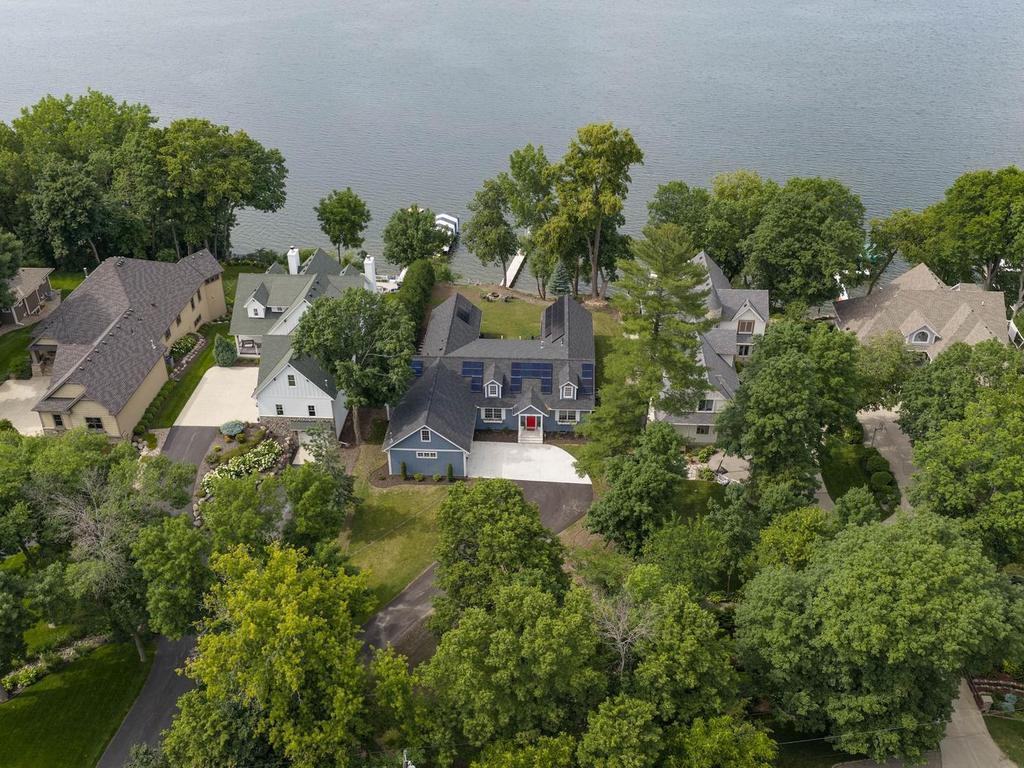 732 Old Beach Lane Property Photo 2