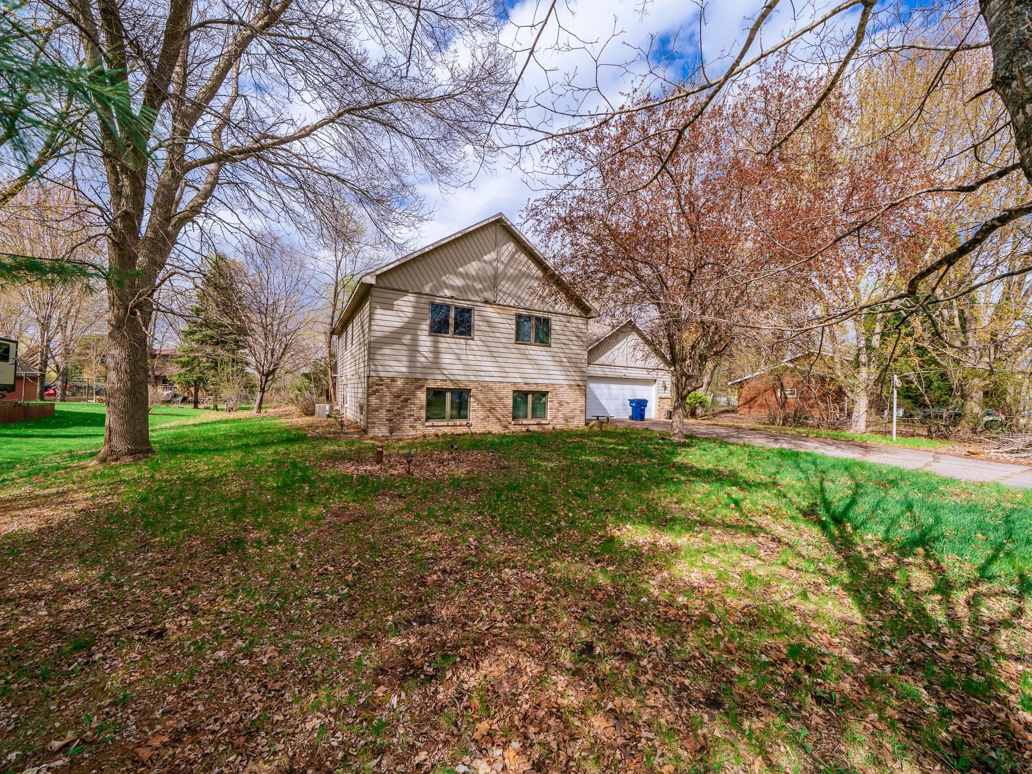 6413 Laurel Road Property Photo 2