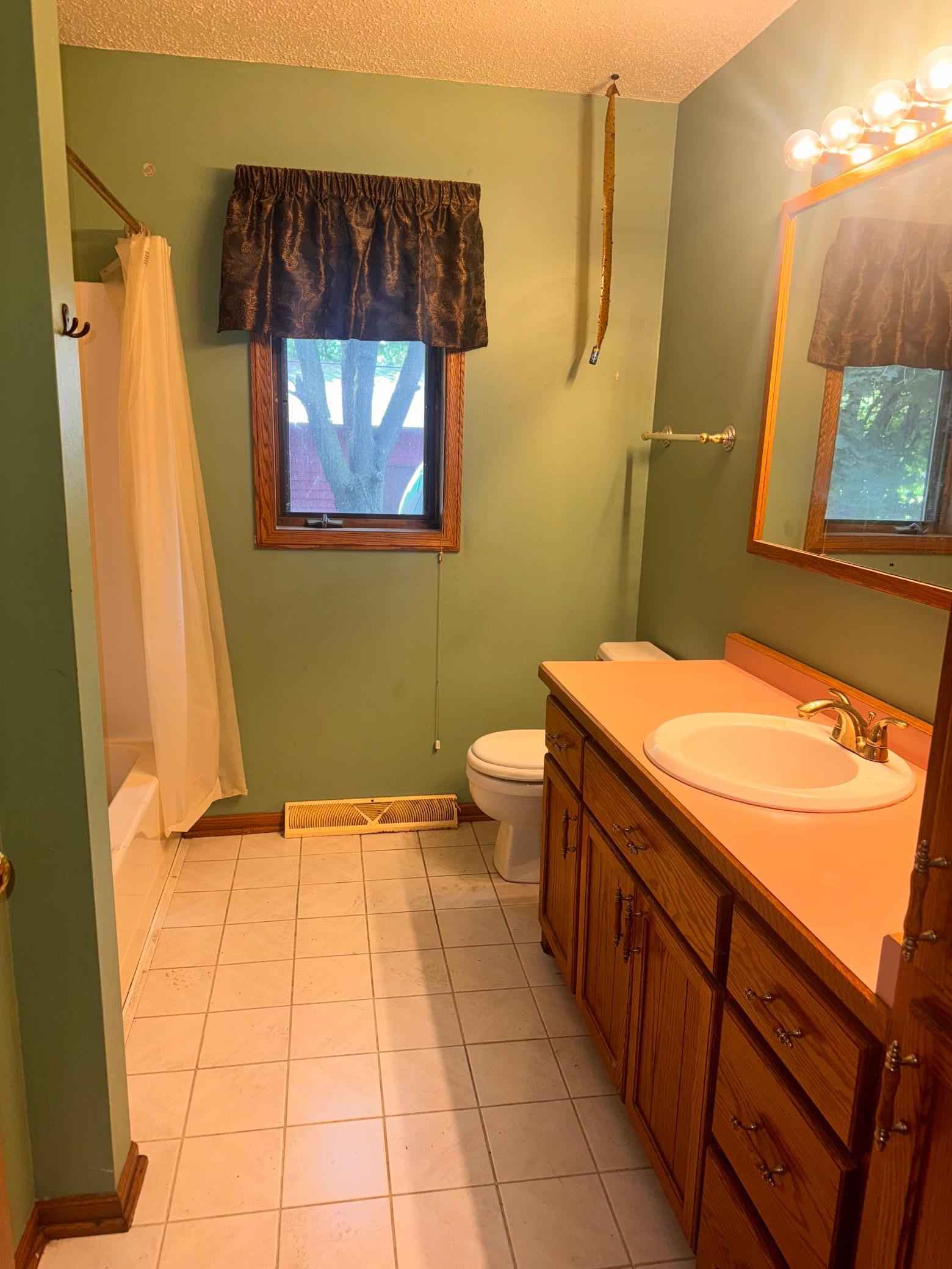 6413 Laurel Road Property Photo 10