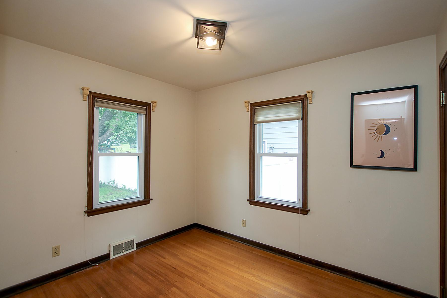 131 Elm Street E Property Photo 8