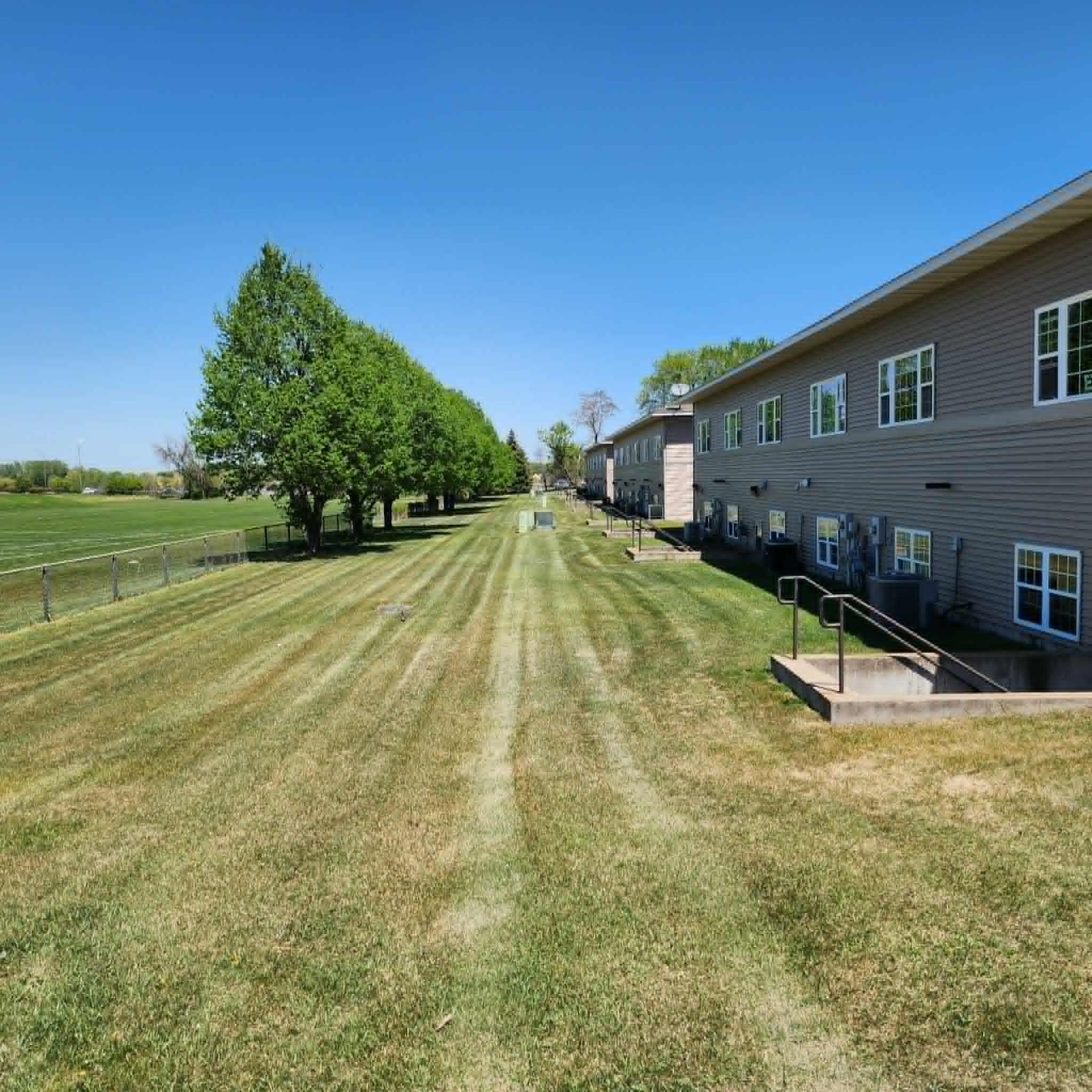2143 Northdale Boulevard Nw Property Photo 4