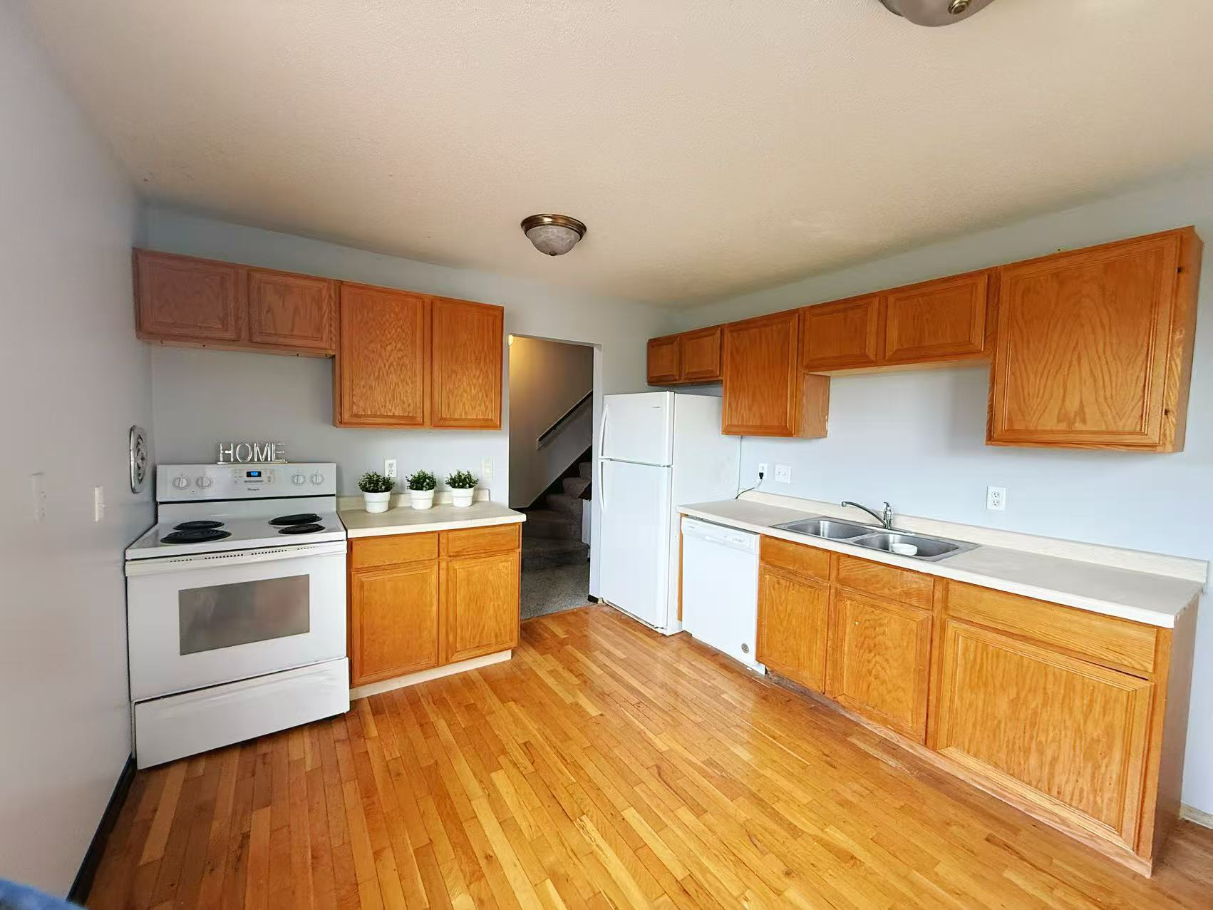 2342 Dorland Drive E Property Photo 7