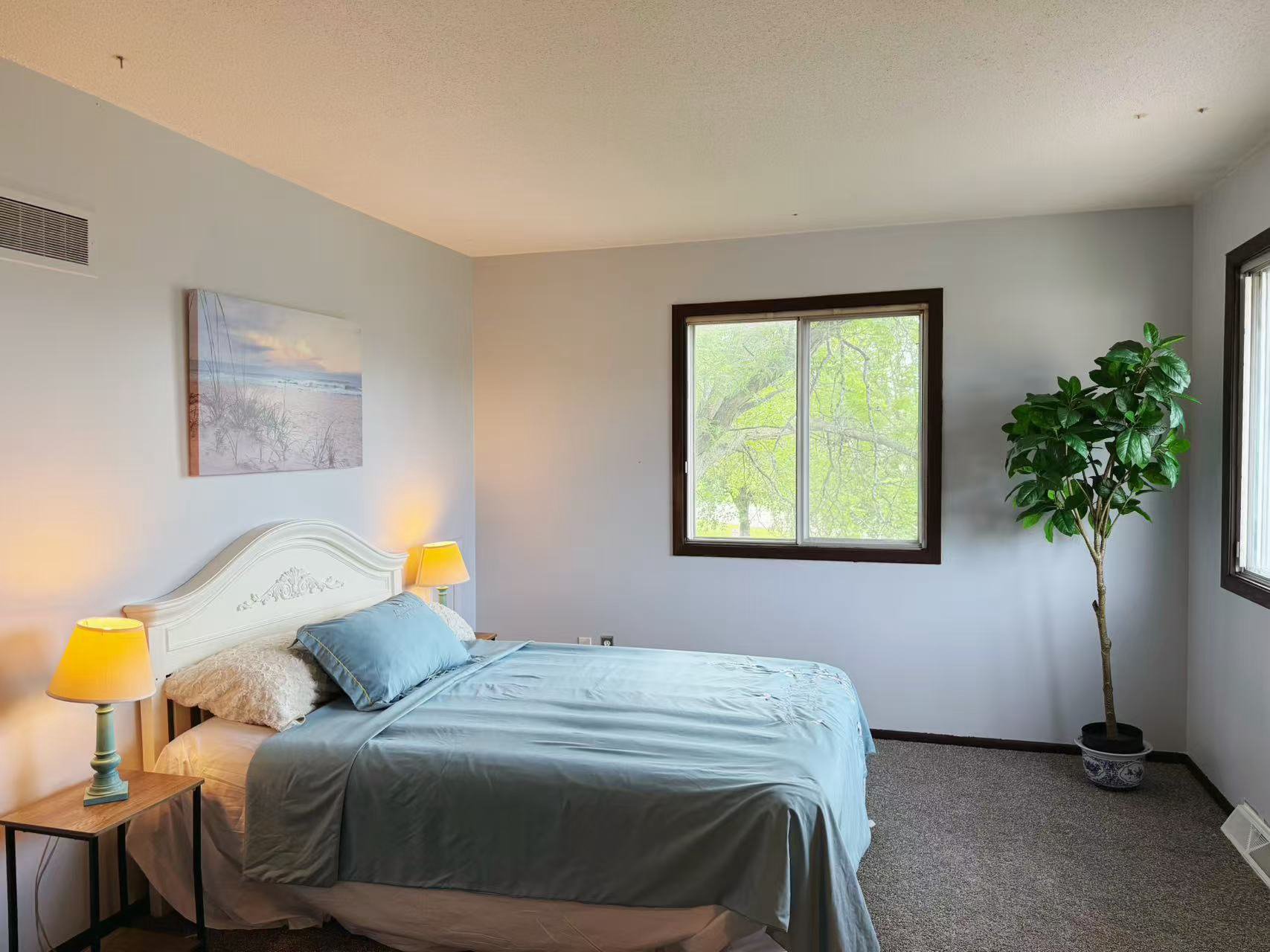 2342 Dorland Drive E Property Photo 9
