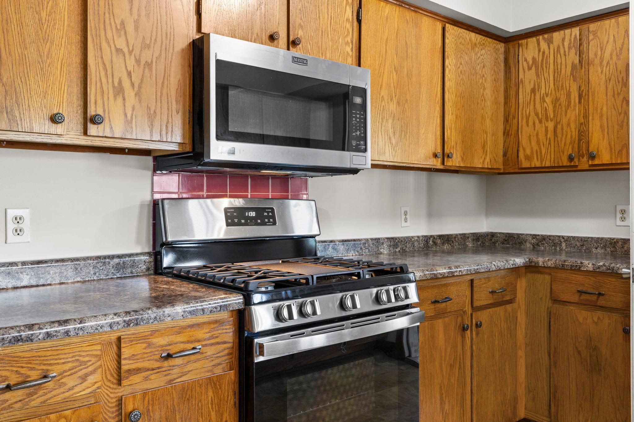 15720 Griffon Path Property Photo 12