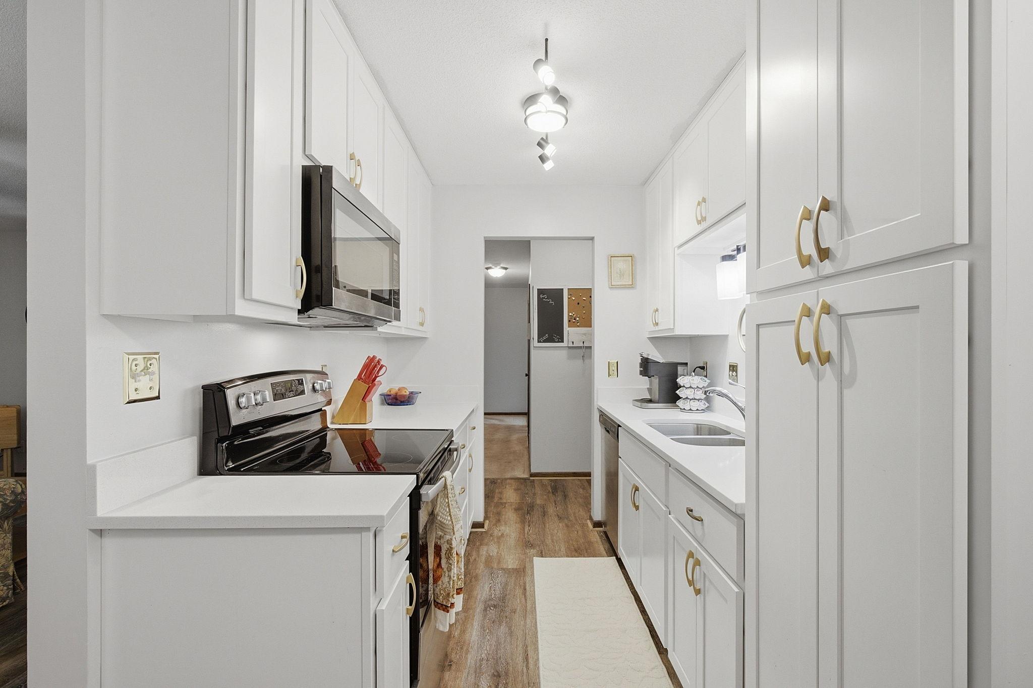 255 Westview Drive 308 Property Photo 1