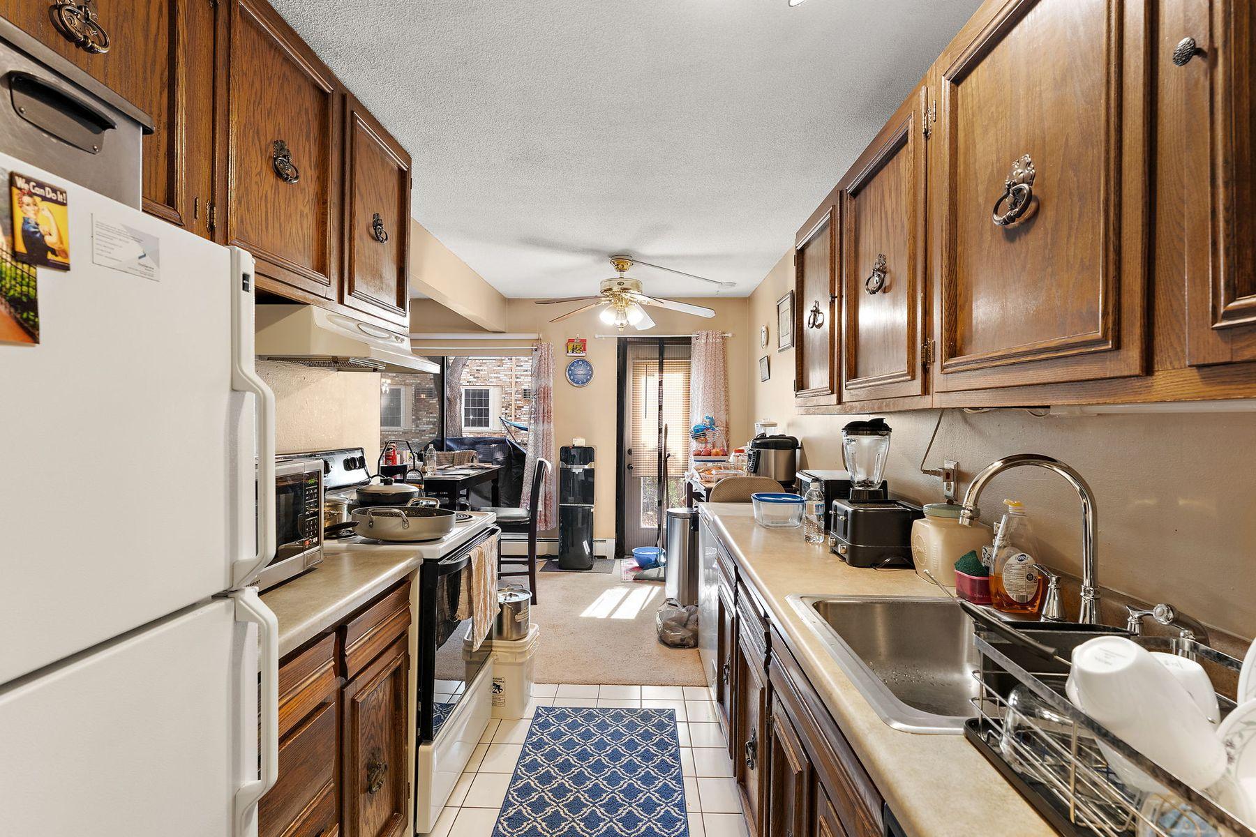 4512 Cedar Lake Road S 3 Property Photo 12