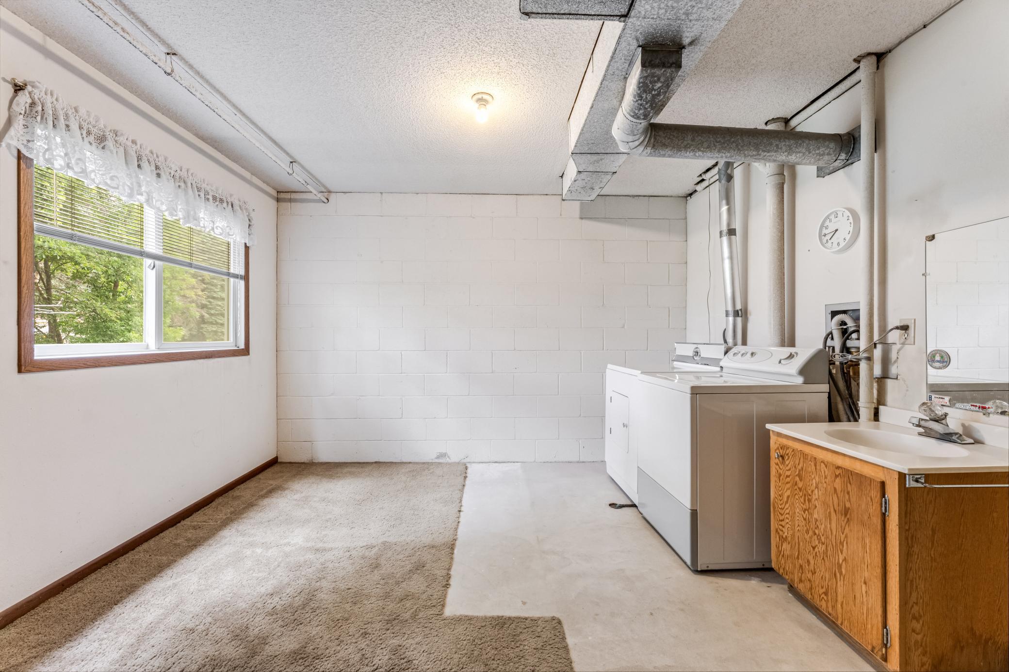 815 Kingston Street N Property Photo 10