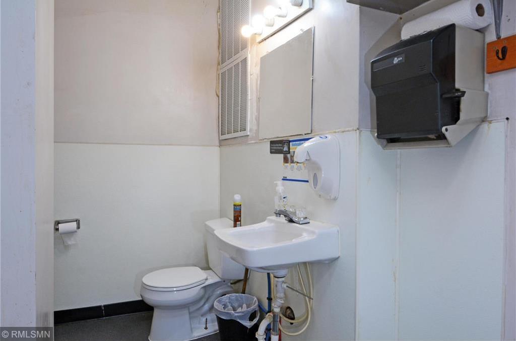 1047 Hudson Road Property Photo 10