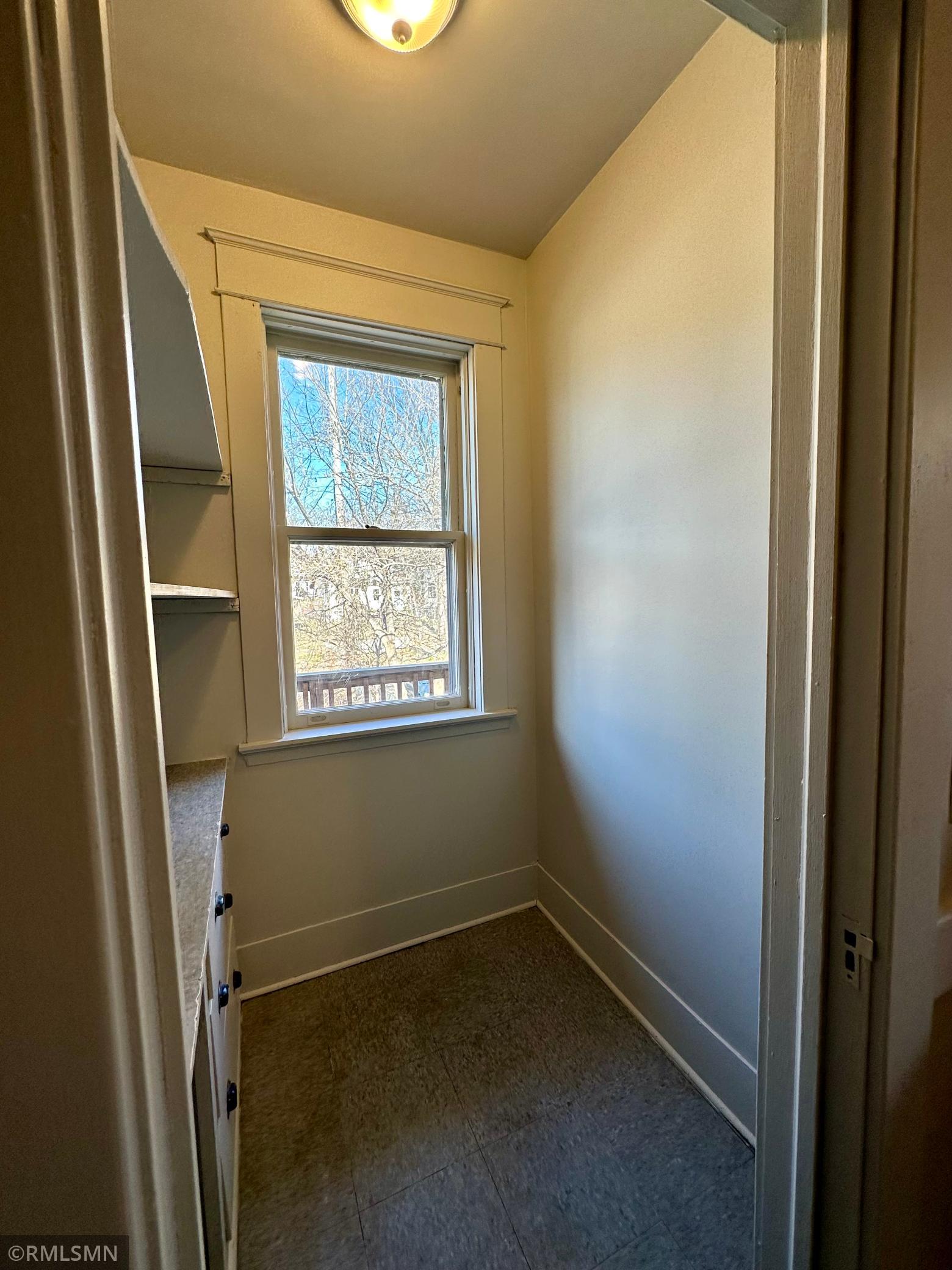 1047 Hudson Road Property Photo 16