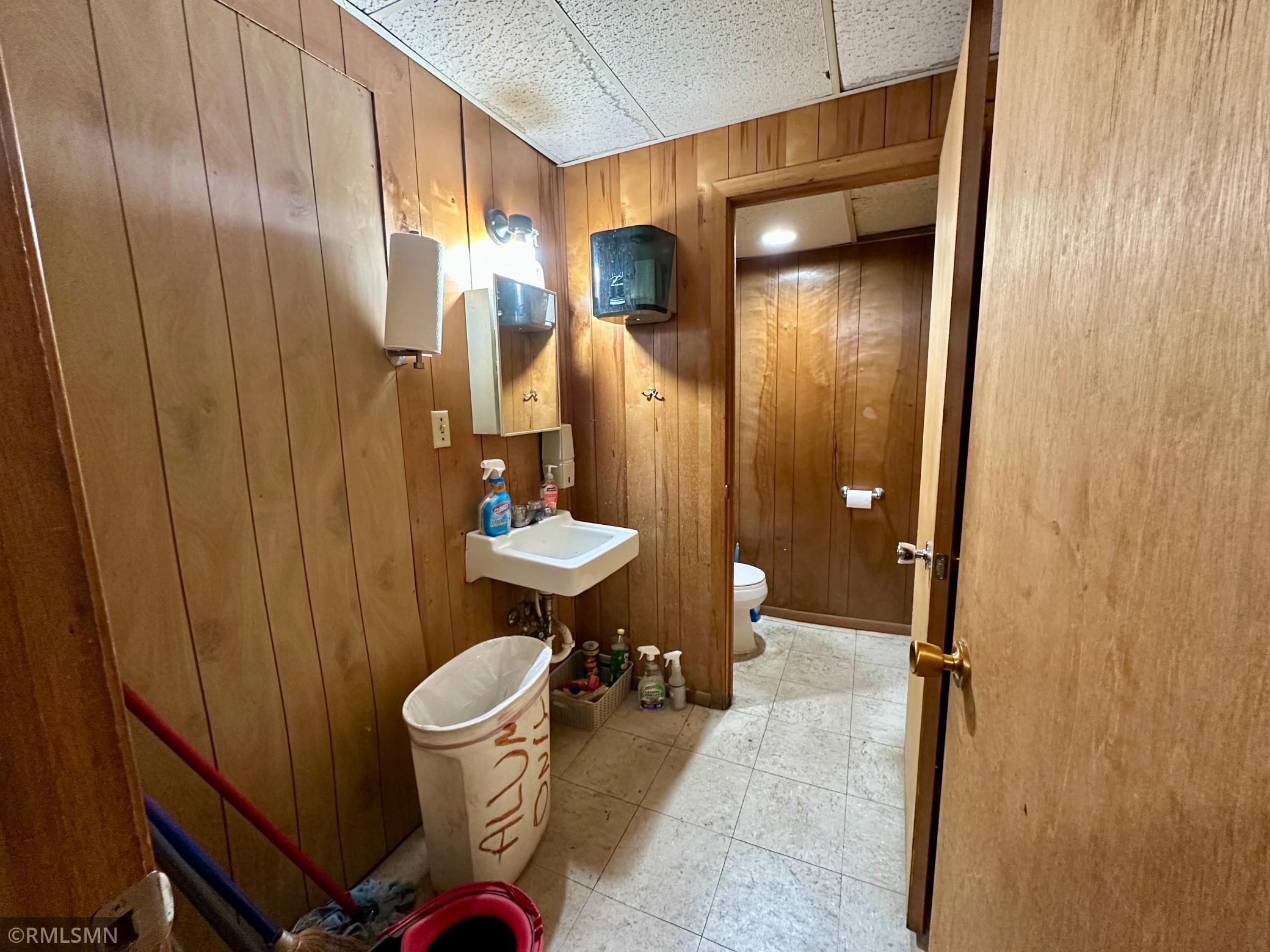 1047 Hudson Road Property Photo 28