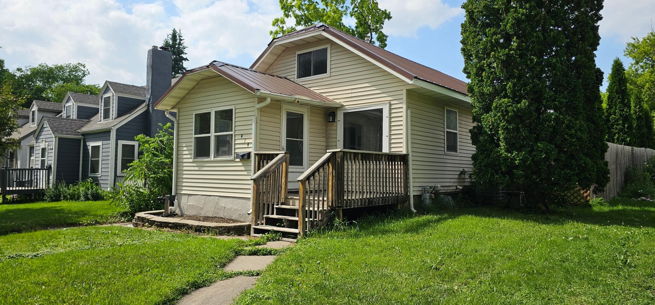414 W Maple Avenue Property Photo 1