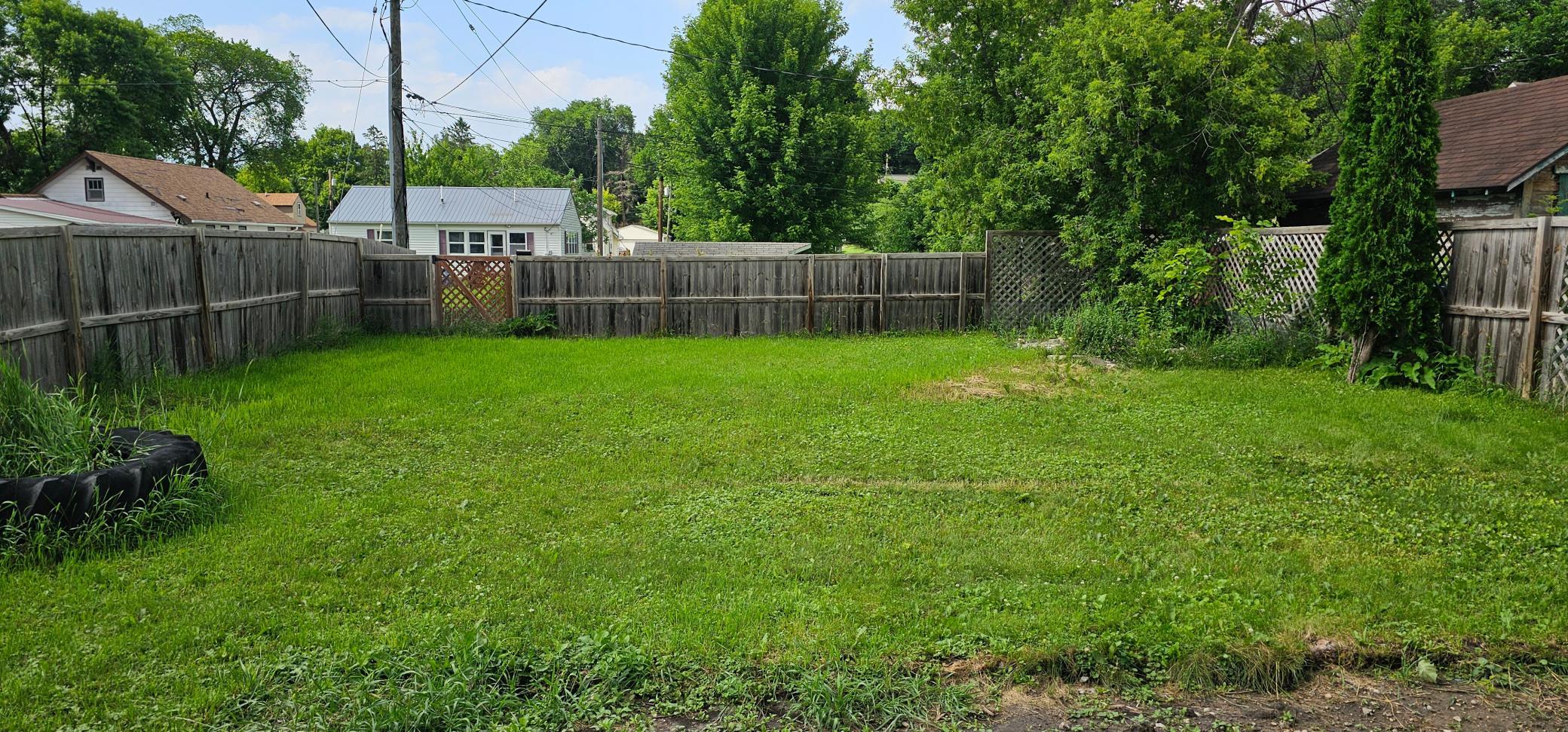 414 W Maple Avenue Property Photo 2