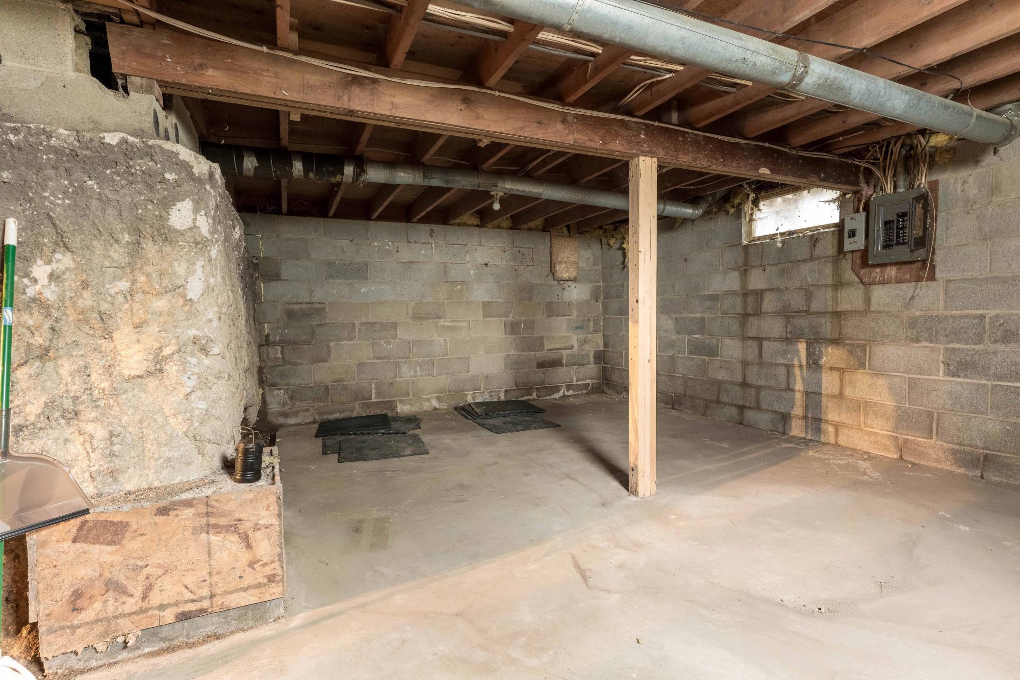 414 W Maple Avenue Property Photo 18