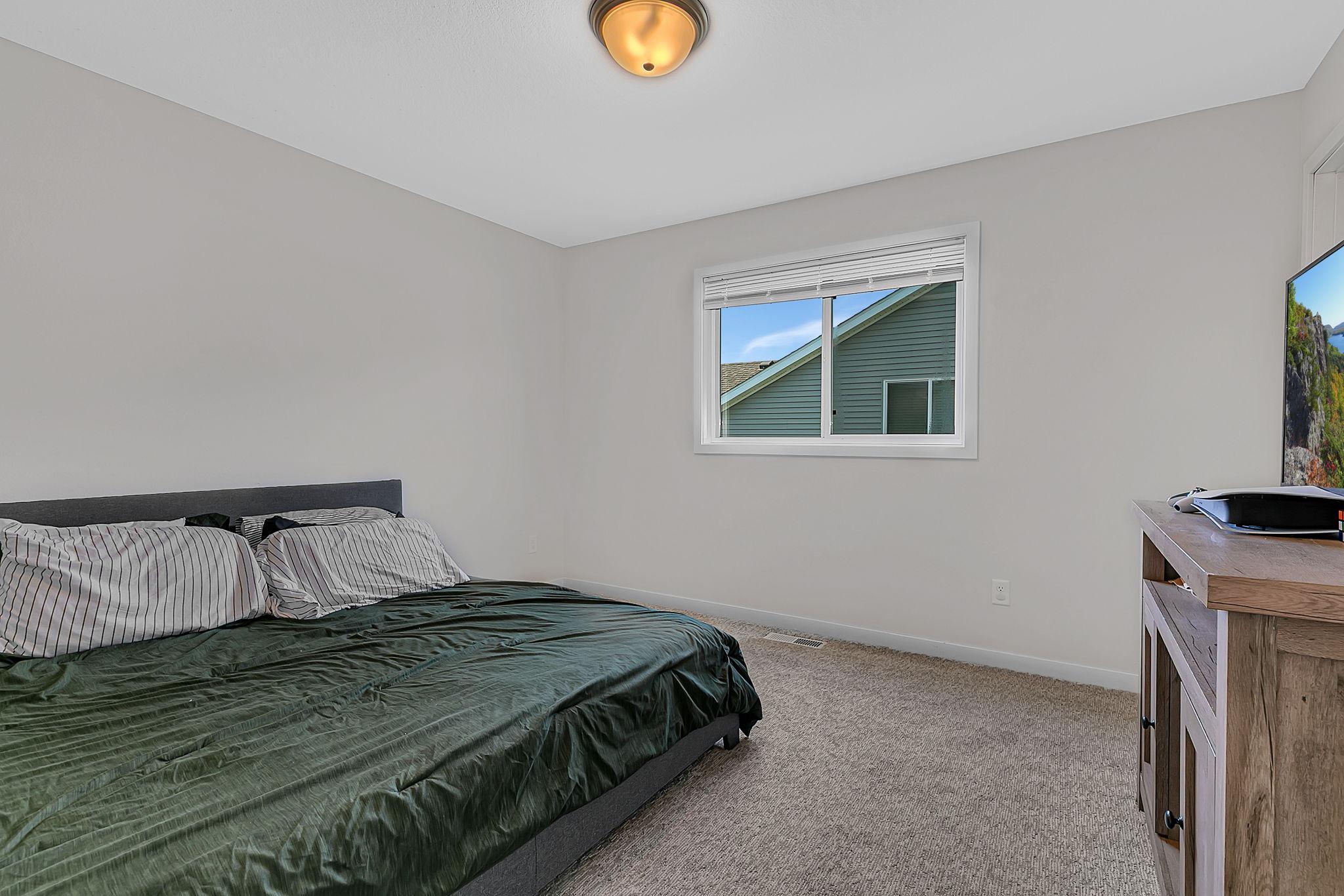 230 Pine Tree Road S Property Photo 10