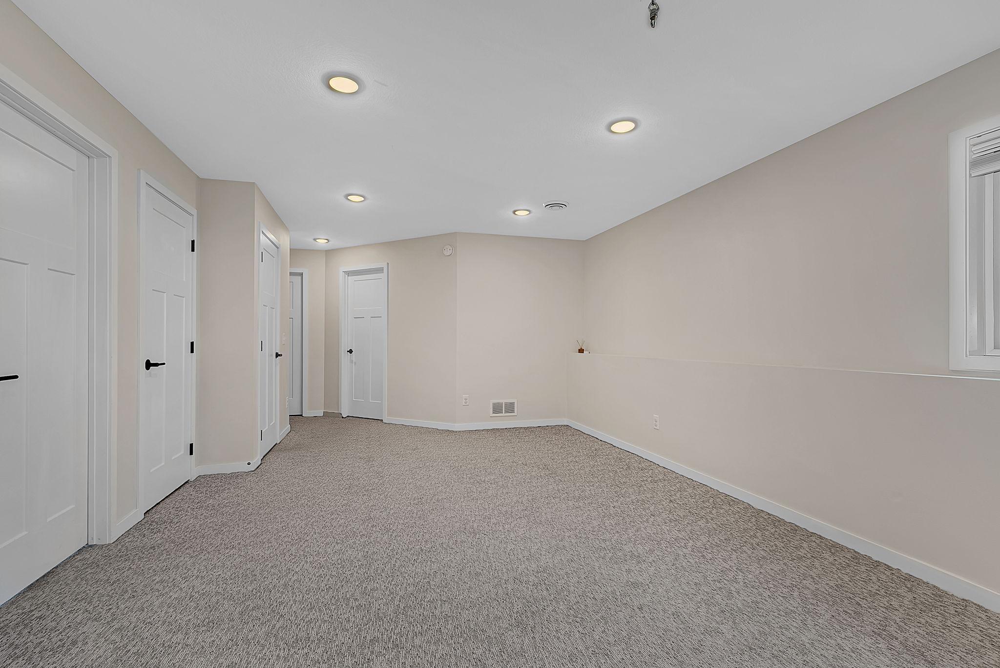 230 Pine Tree Road S Property Photo 15
