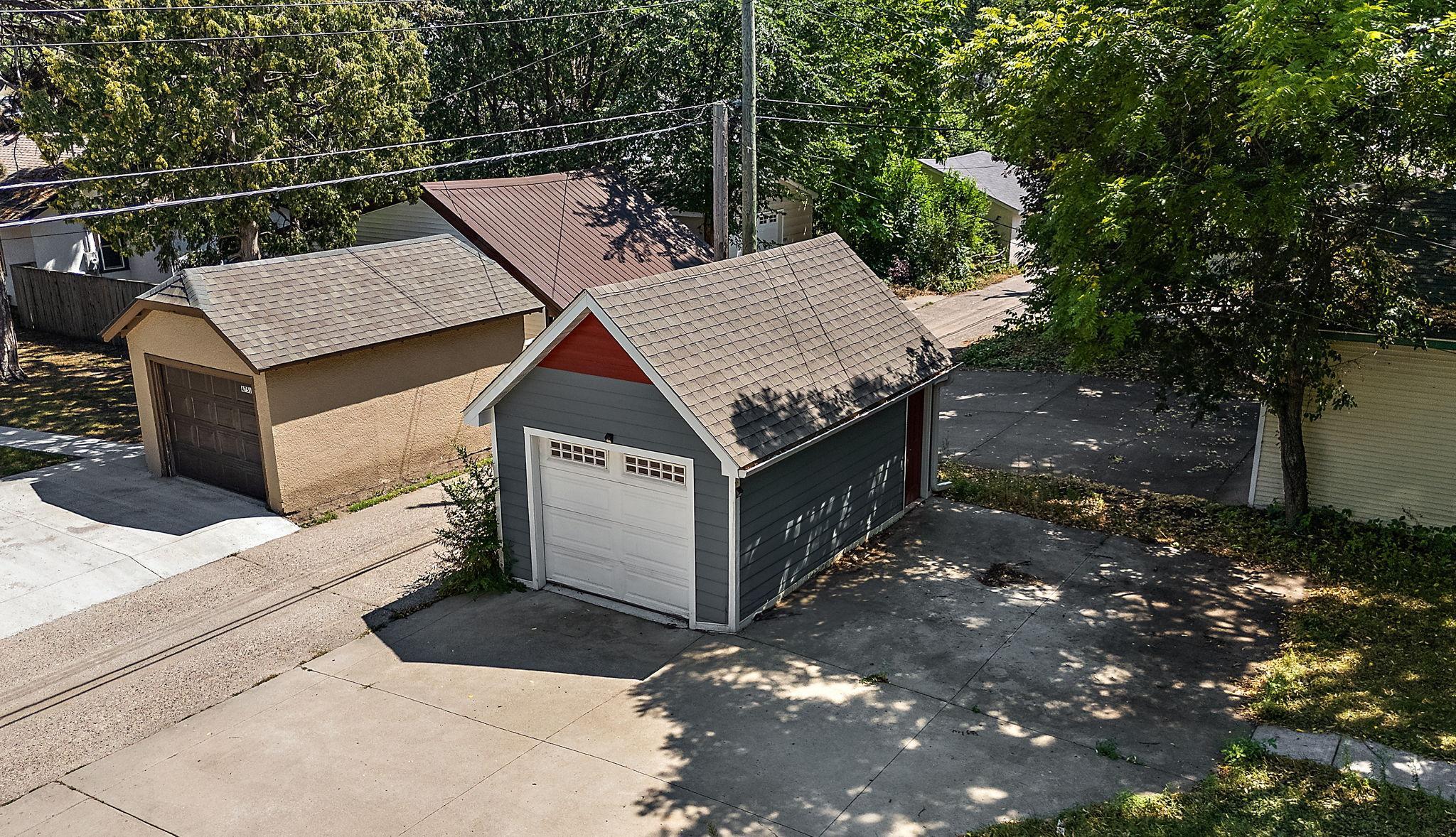 4750 Aldrich Avenue N Property Photo 29