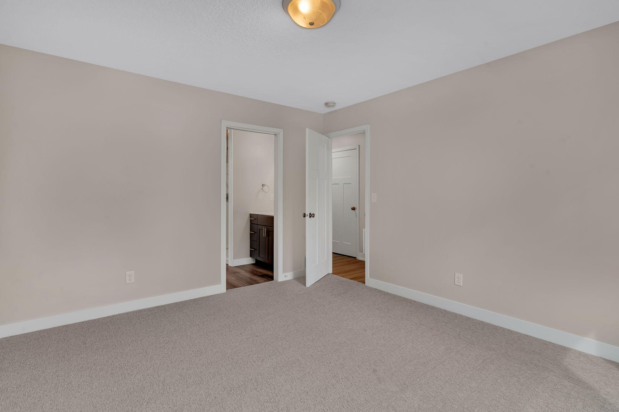1633 18th Avenue Nw Property Photo 19