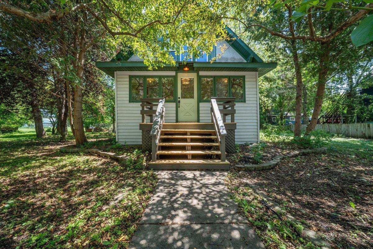 6 4th Street Nw Property Photo 1