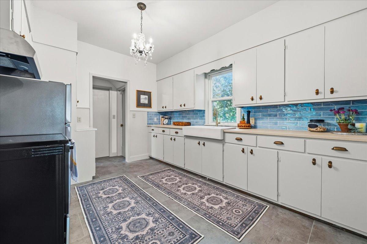 6 4th Street Nw Property Photo 3