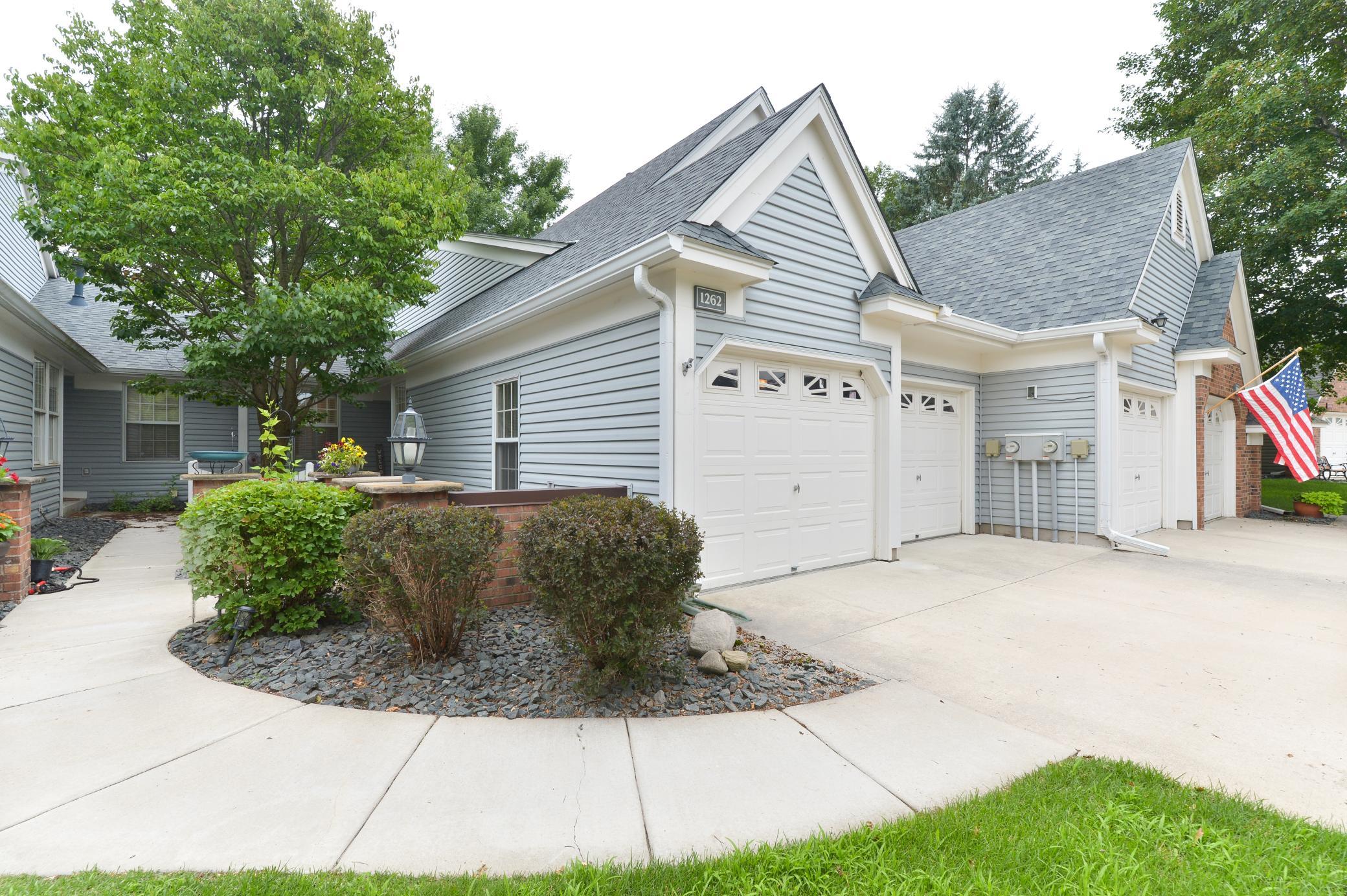1262 Pond View Lane Property Photo 1