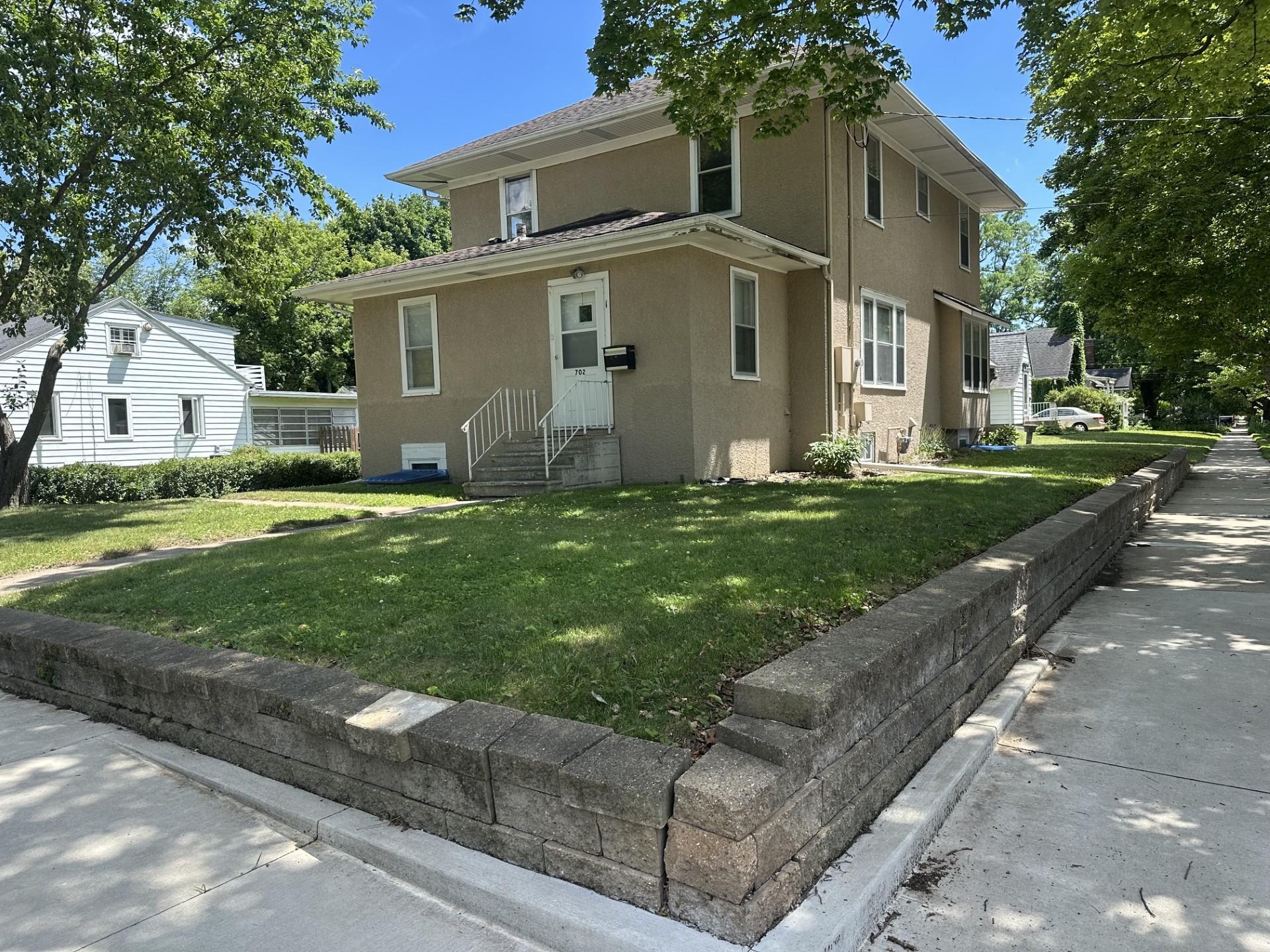 702 9th Street Se Property Photo 1