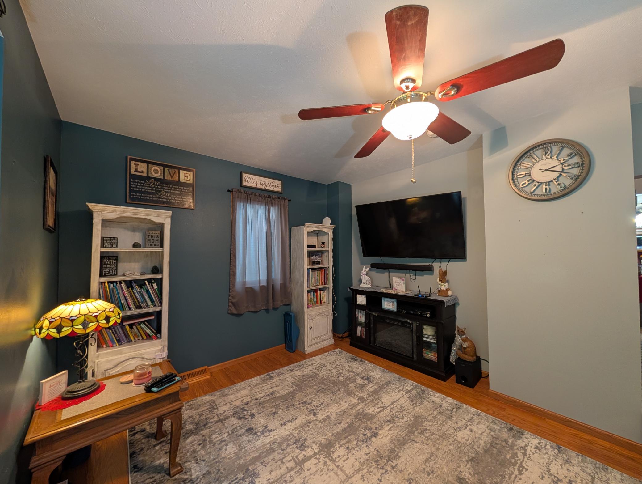 111 E Lyon Street Property Photo 9