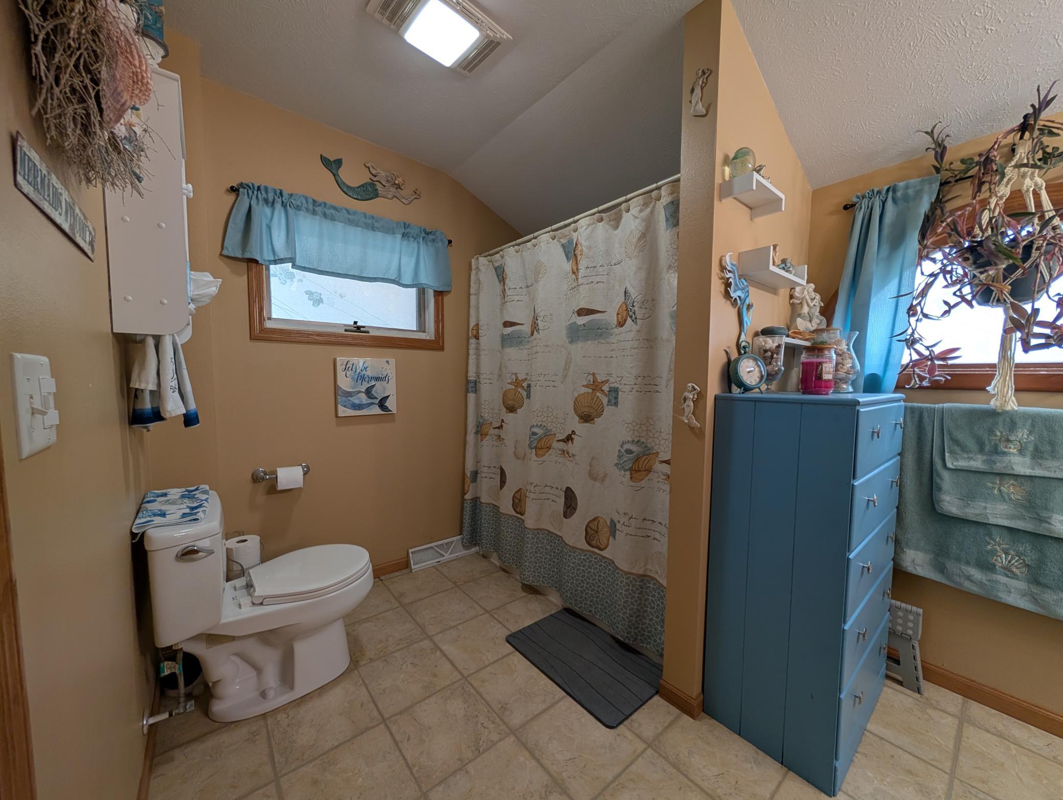 111 E Lyon Street Property Photo 11