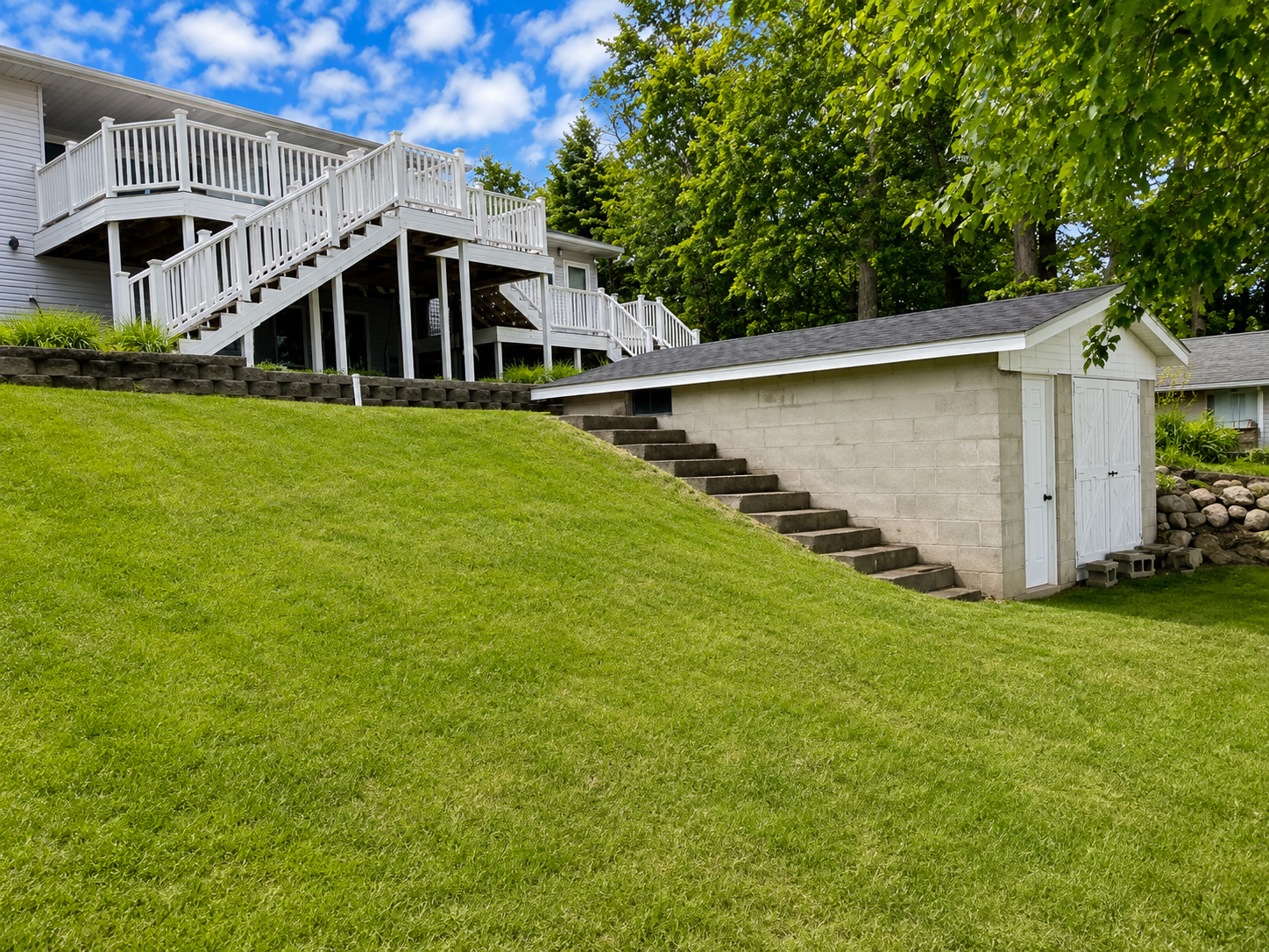 48210 Flicker Lane Property Photo 3