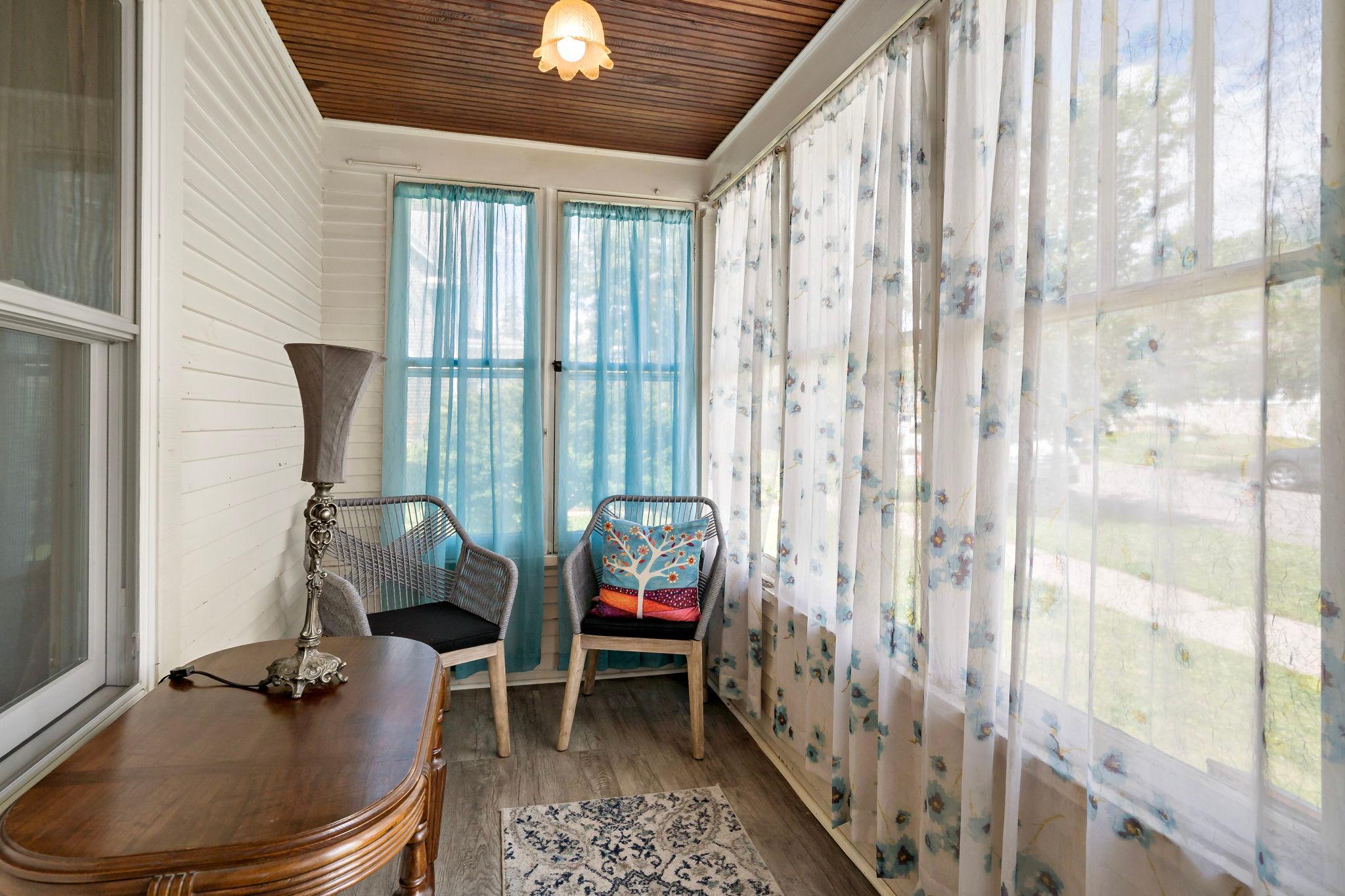 1036 Geranium Avenue E Property Photo 2