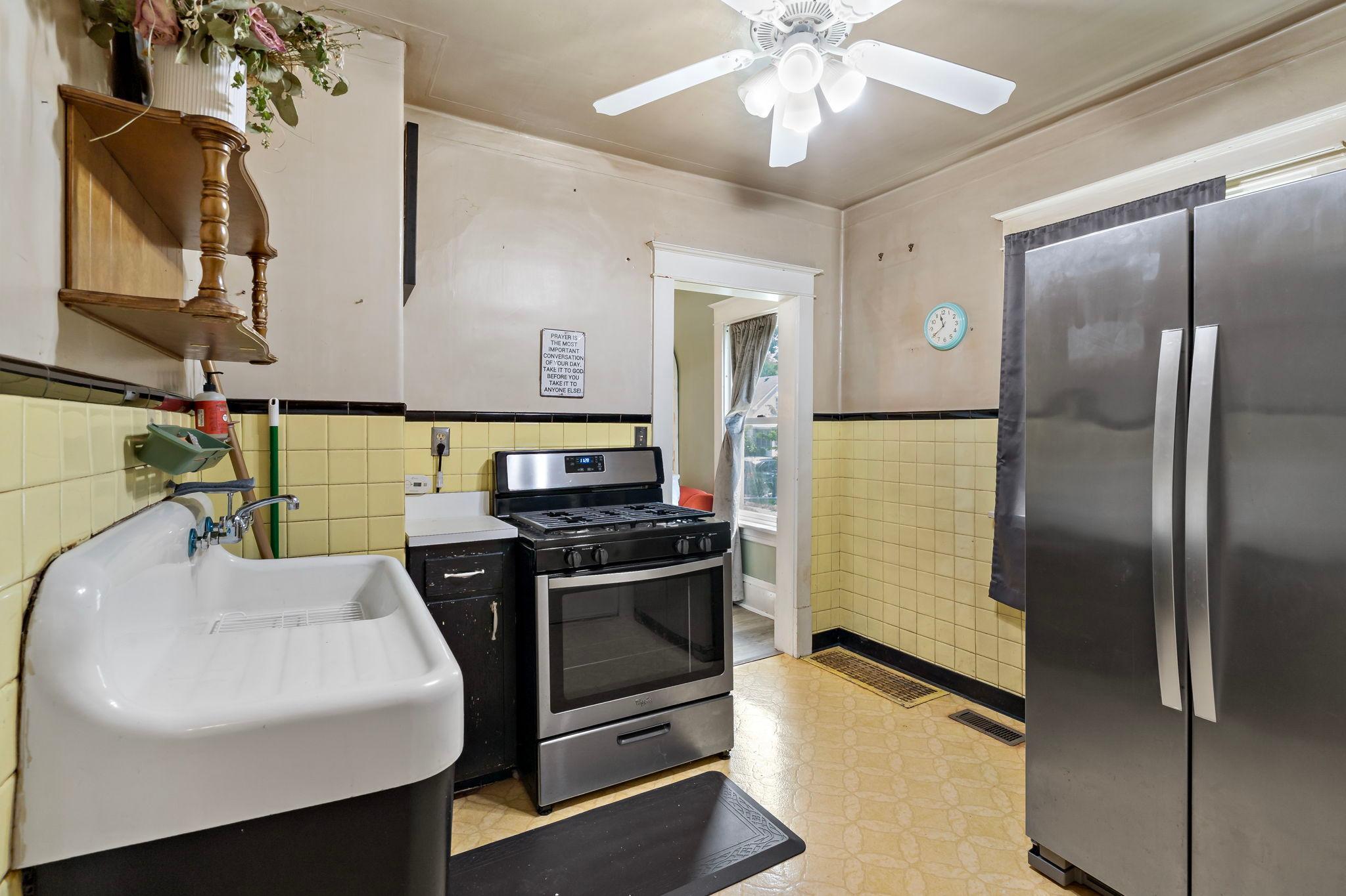 1036 Geranium Avenue E Property Photo 10