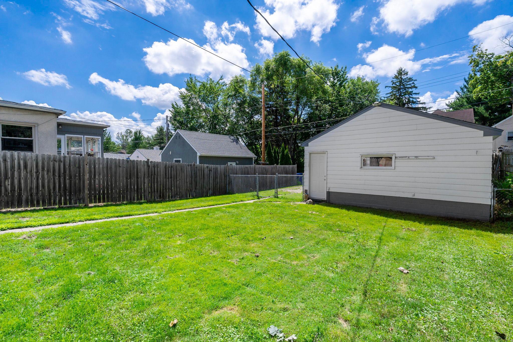 1036 Geranium Avenue E Property Photo 17