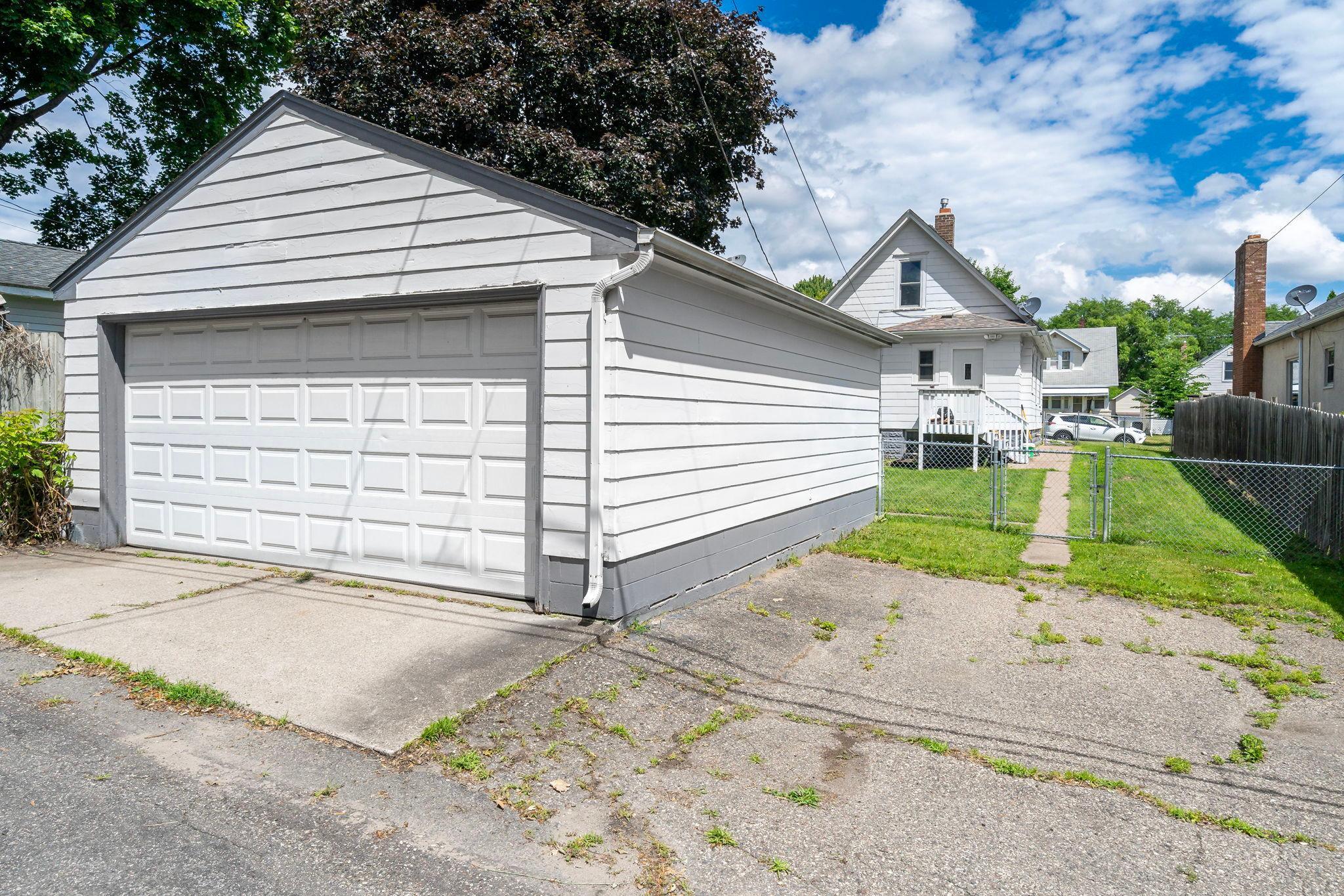 1036 Geranium Avenue E Property Photo 18