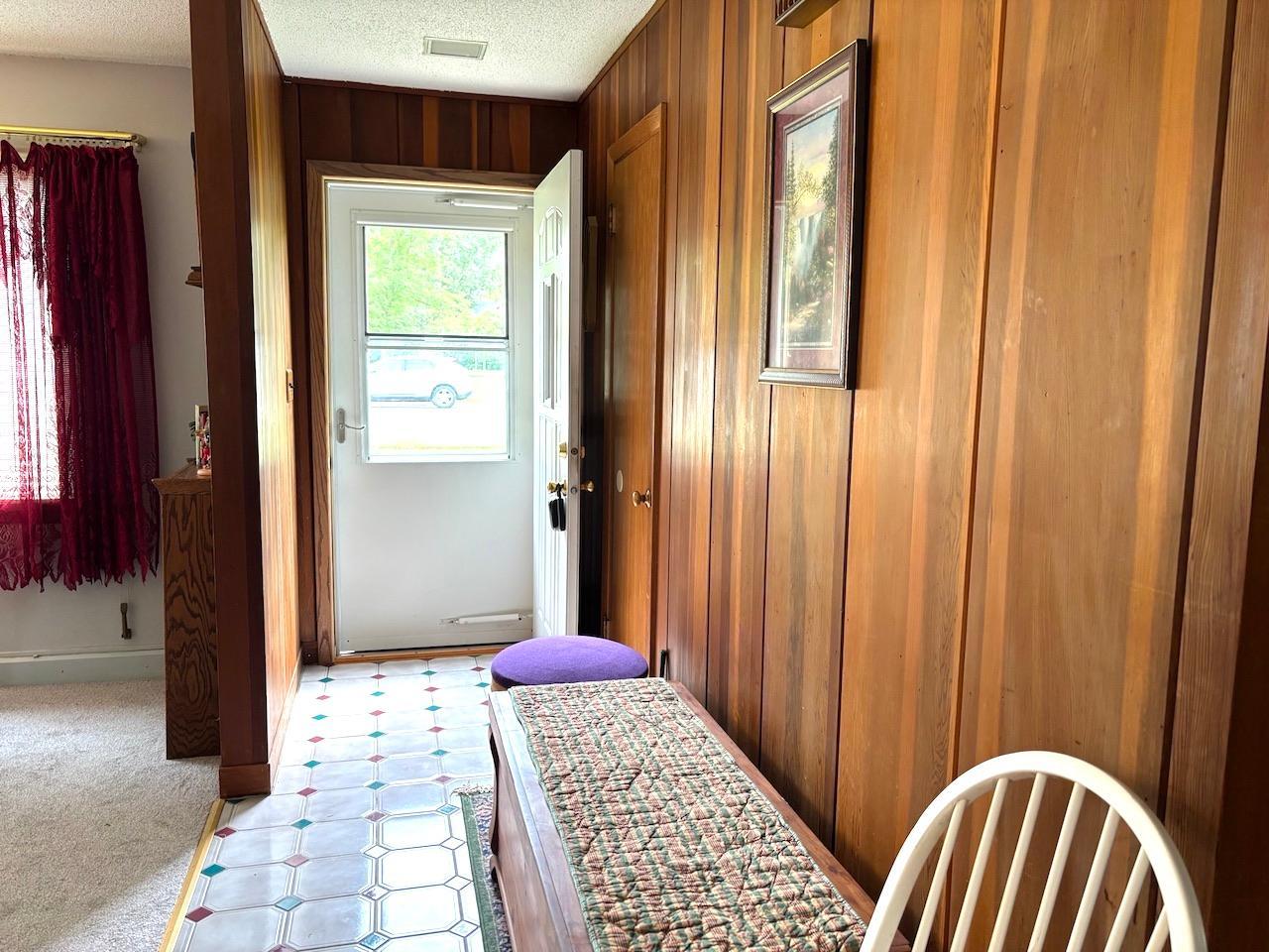 907 Arnold Avenue N Property Photo 5