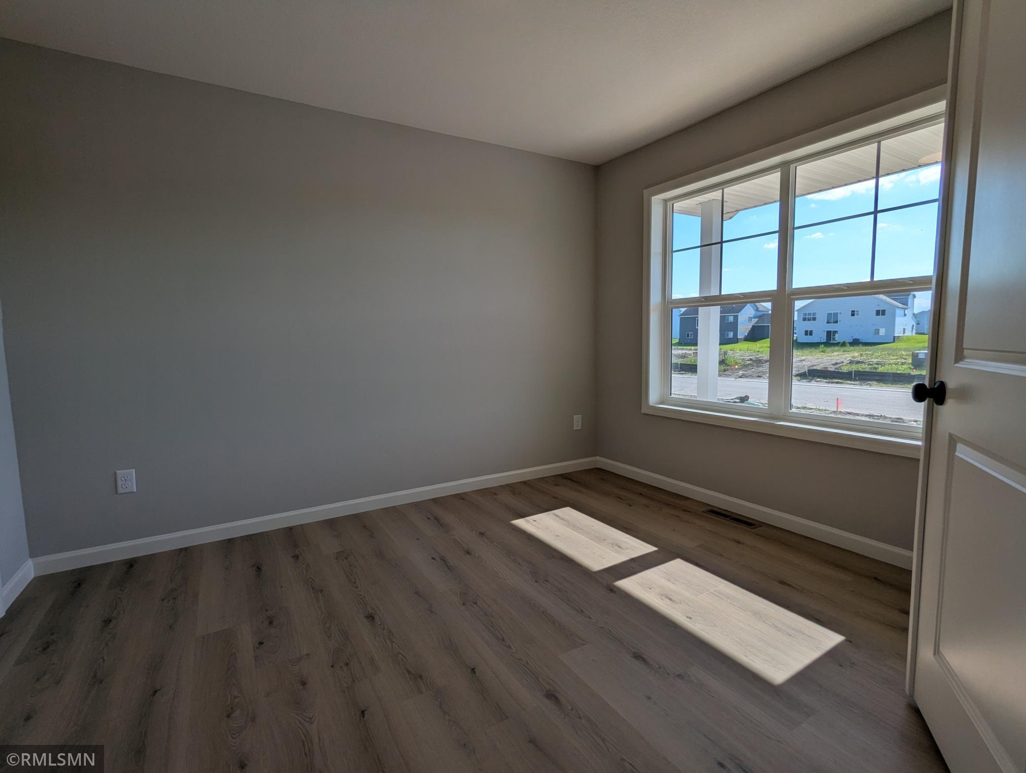 2878 Ivy Avenue Ne Property Photo 5