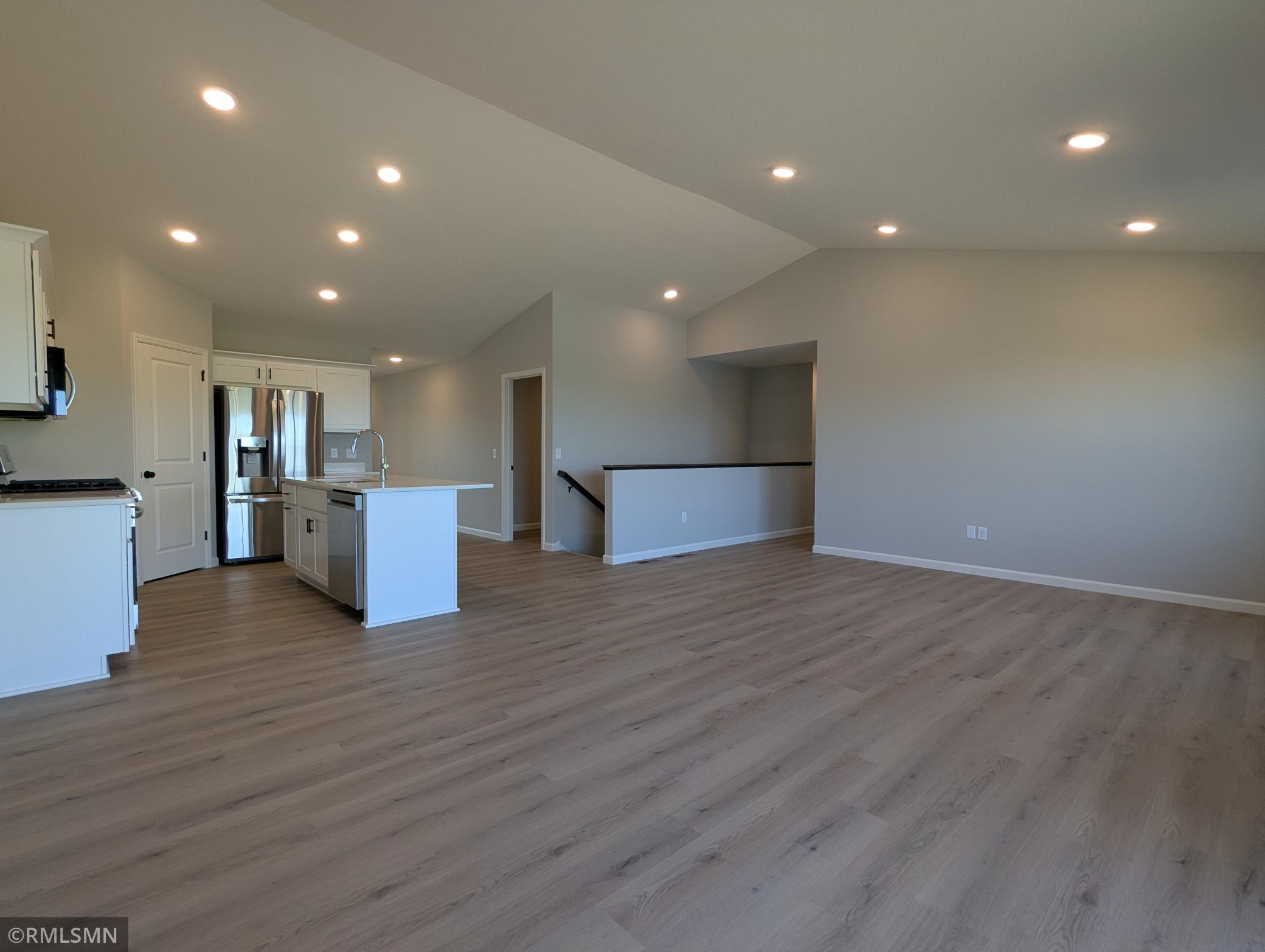 2878 Ivy Avenue Ne Property Photo 6