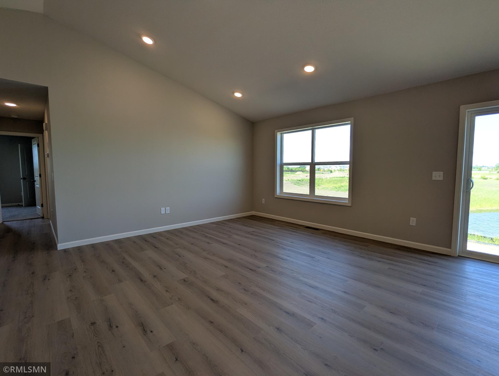 2878 Ivy Avenue Ne Property Photo 7
