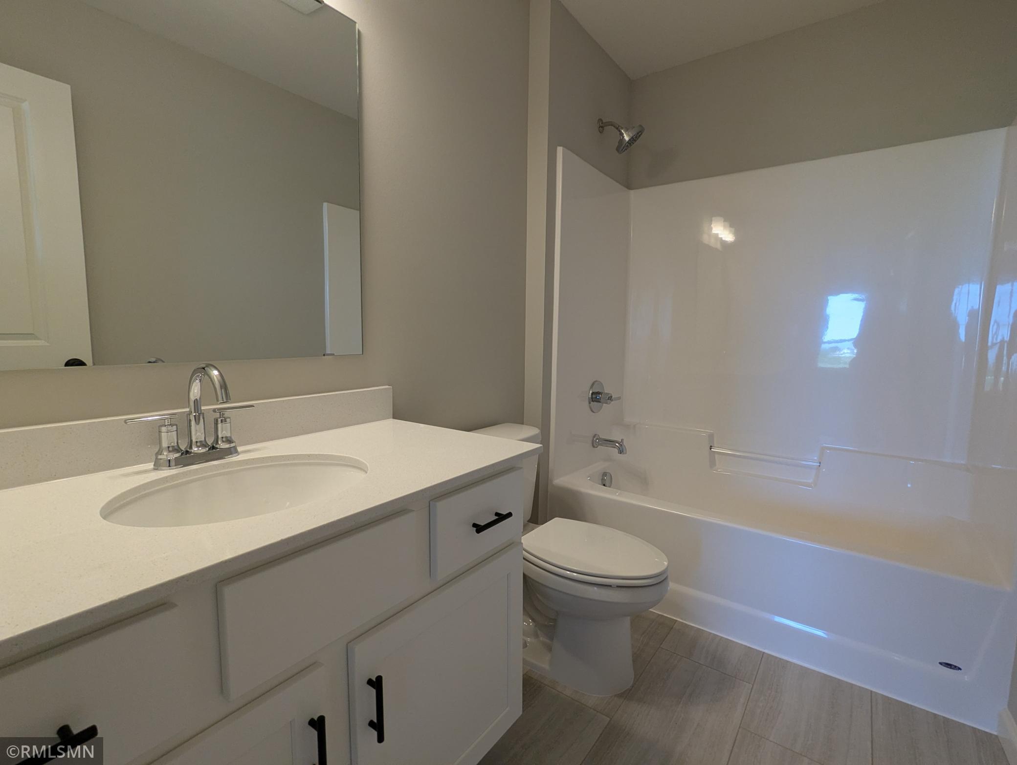 2878 Ivy Avenue Ne Property Photo 8