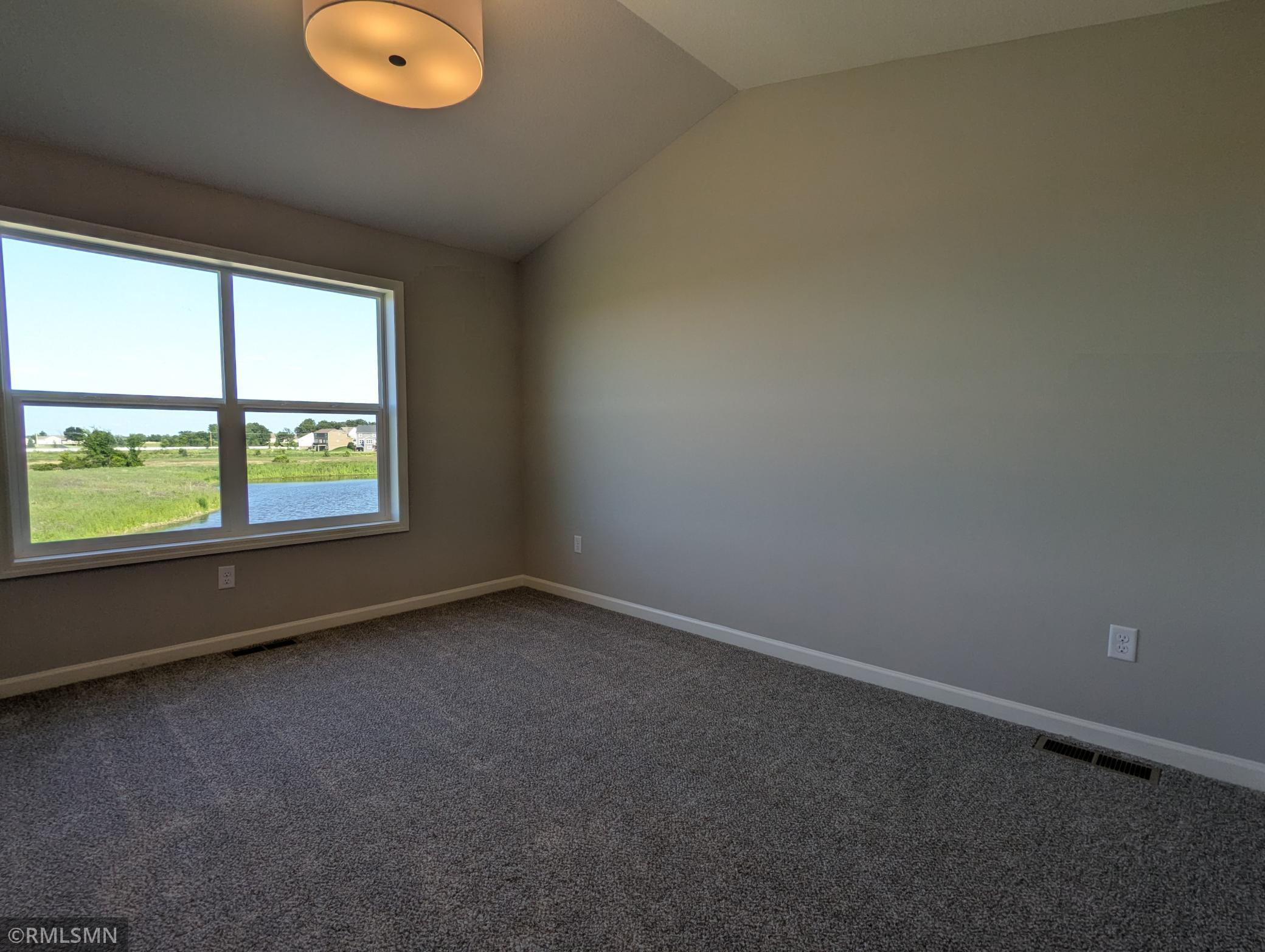 2878 Ivy Avenue Ne Property Photo 11