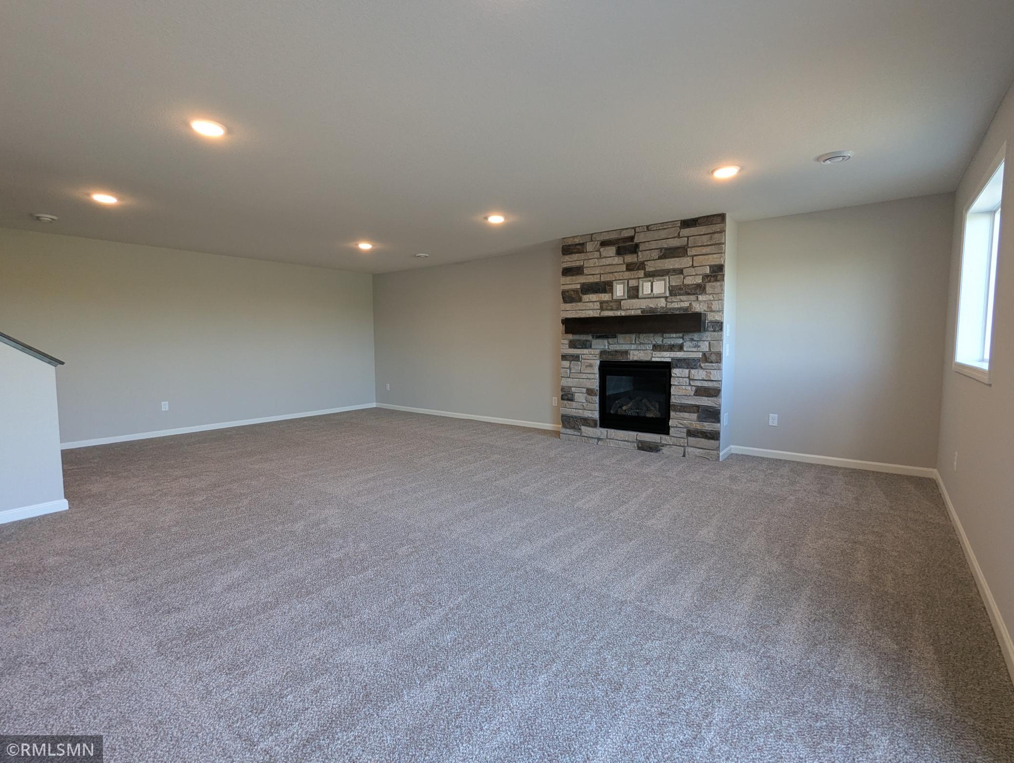 2878 Ivy Avenue Ne Property Photo 17