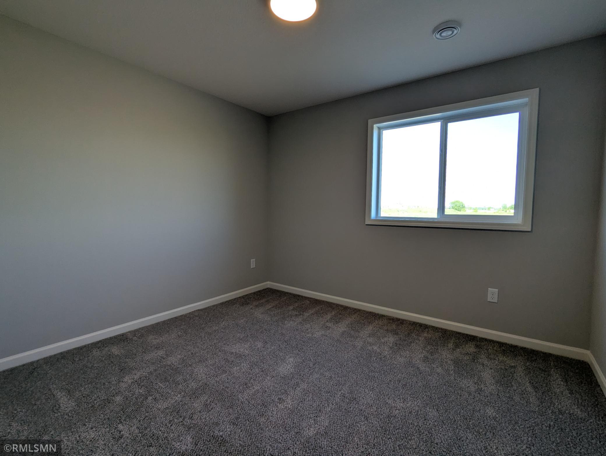 2878 Ivy Avenue Ne Property Photo 18