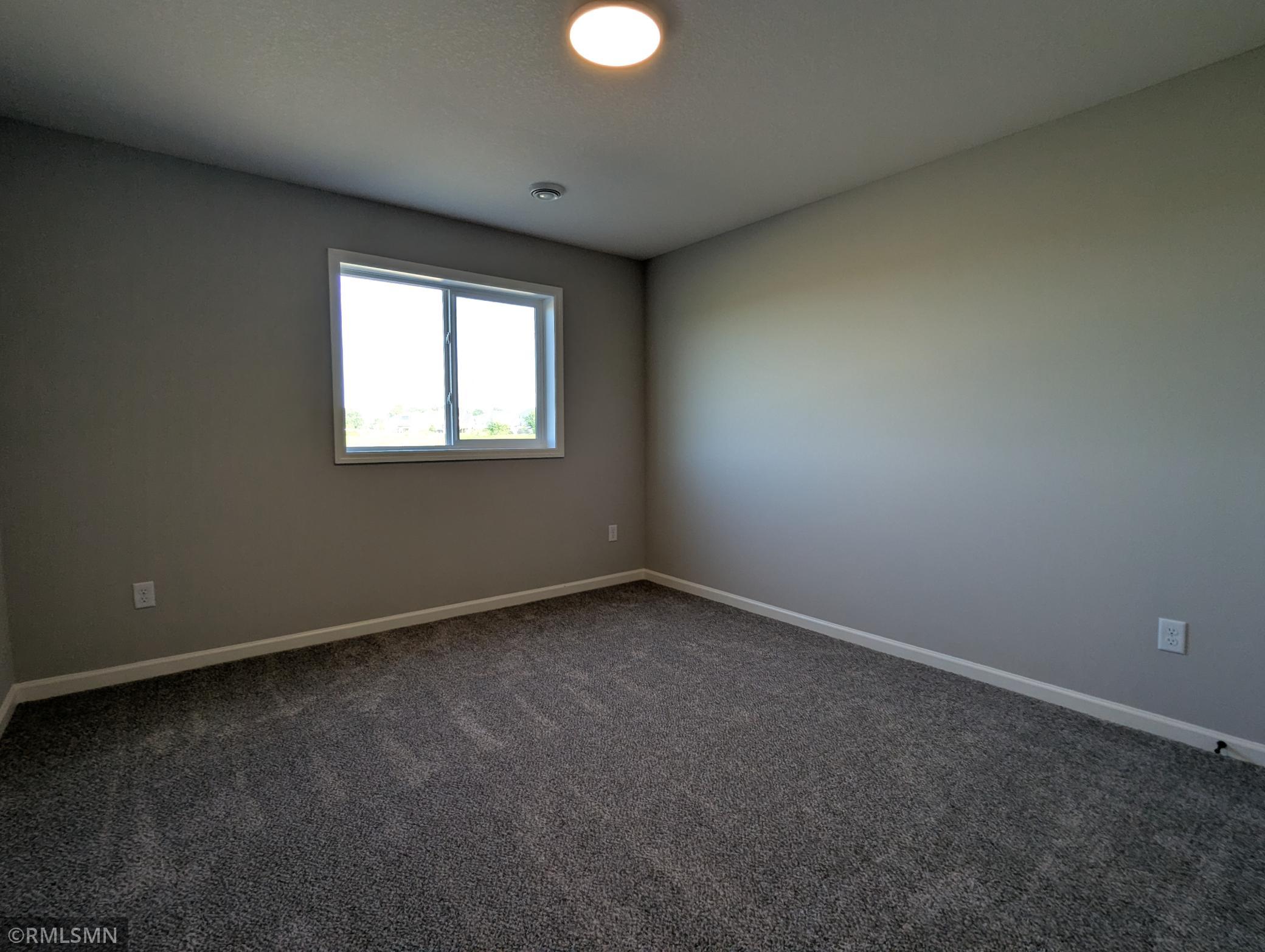 2878 Ivy Avenue Ne Property Photo 20