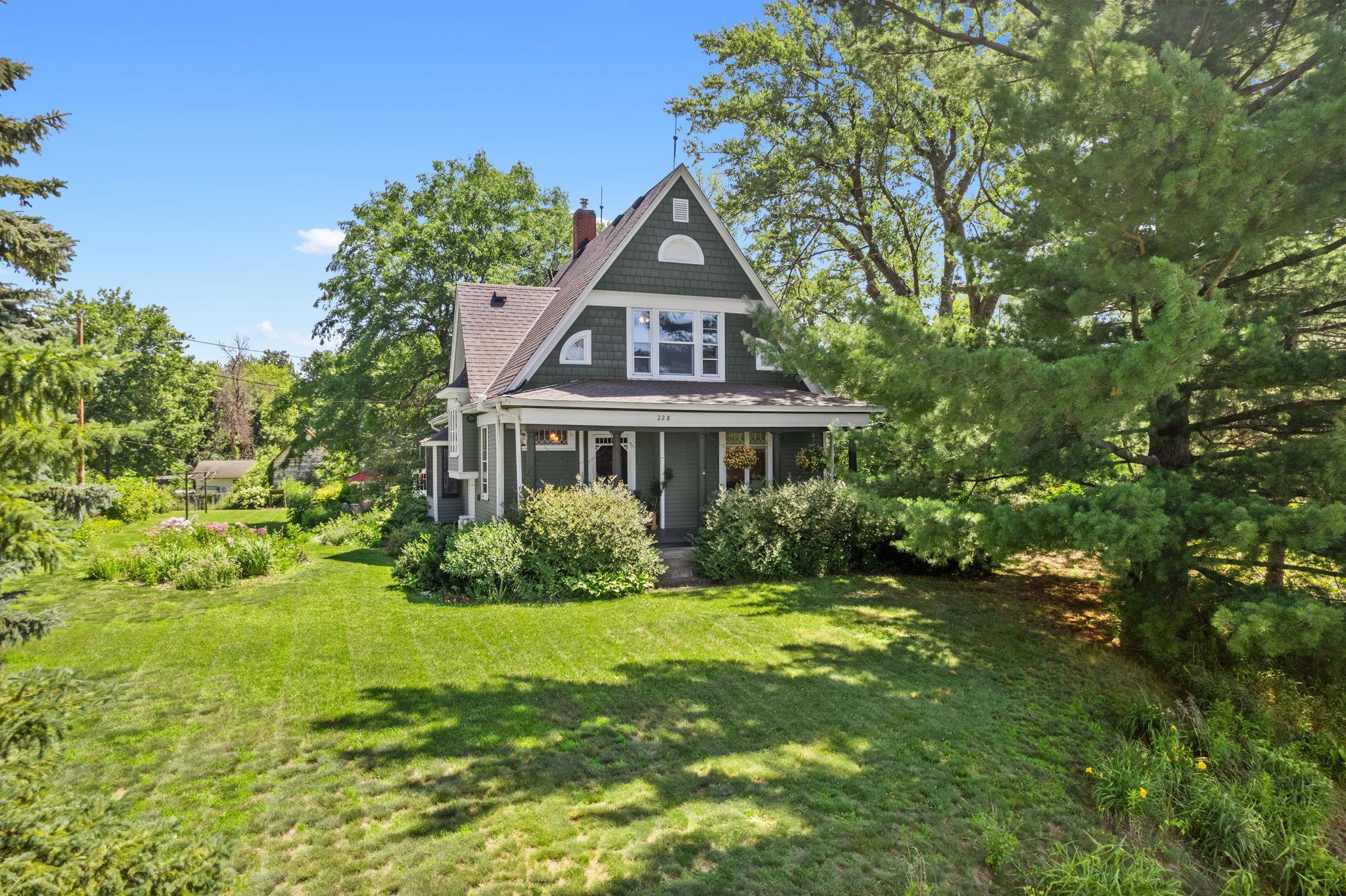 228 Summit Avenue Property Photo 1