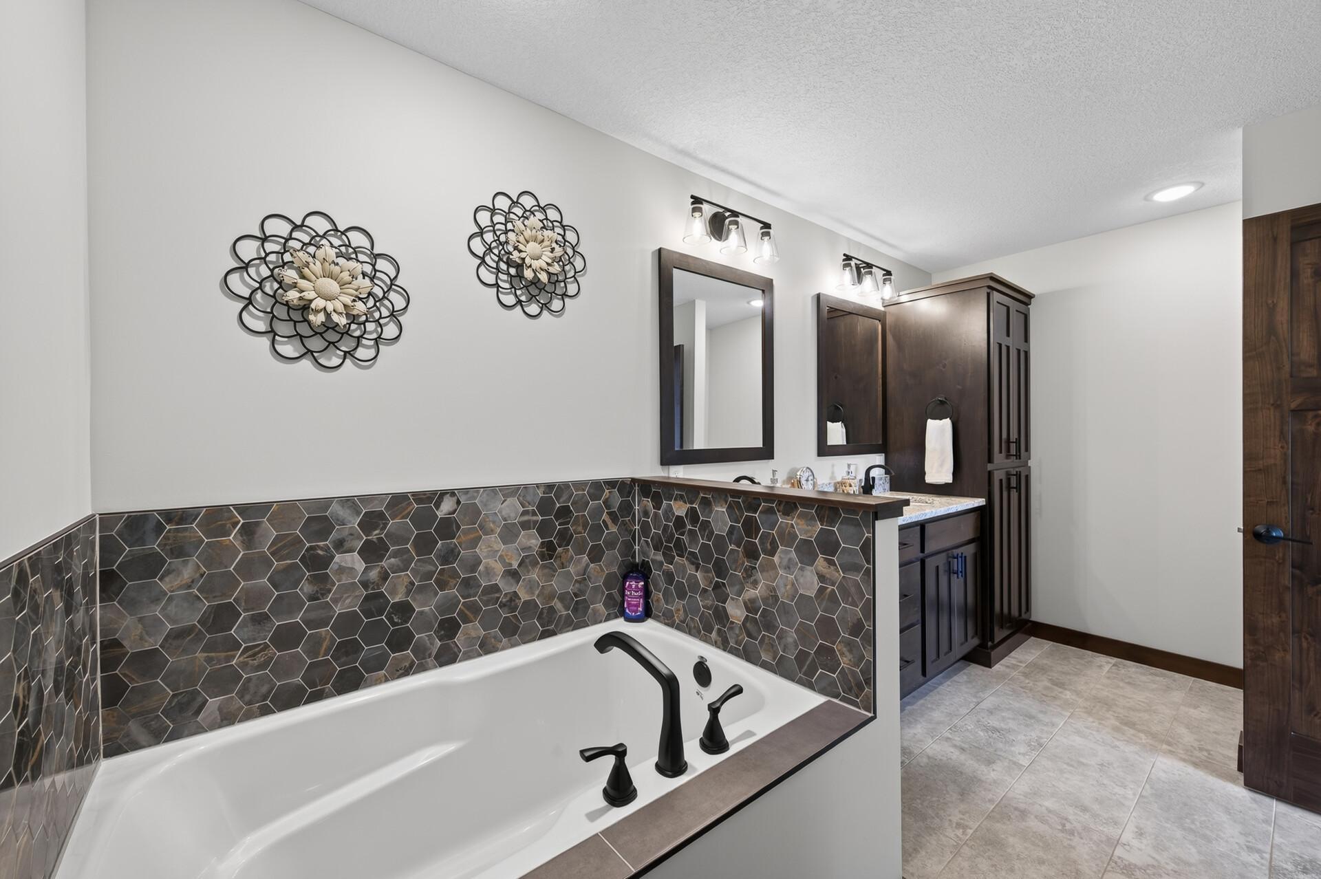 411 Westwood Drive Property Photo 19