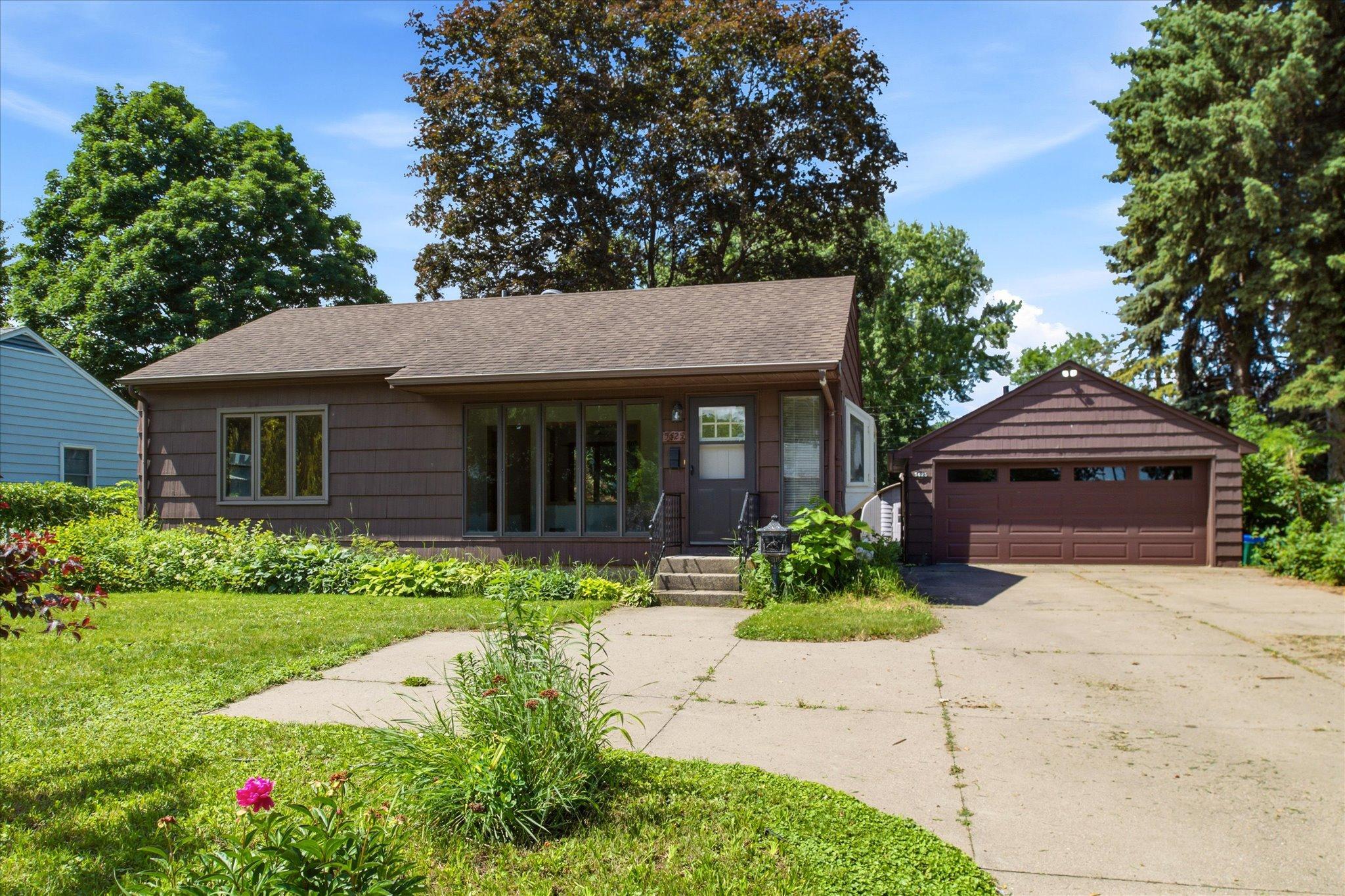 5625 Hillsview Road Property Photo 1