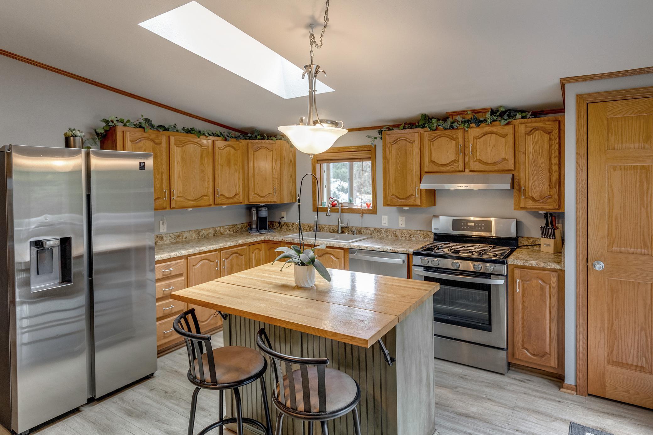 13335 E Shore Road Property Photo 9