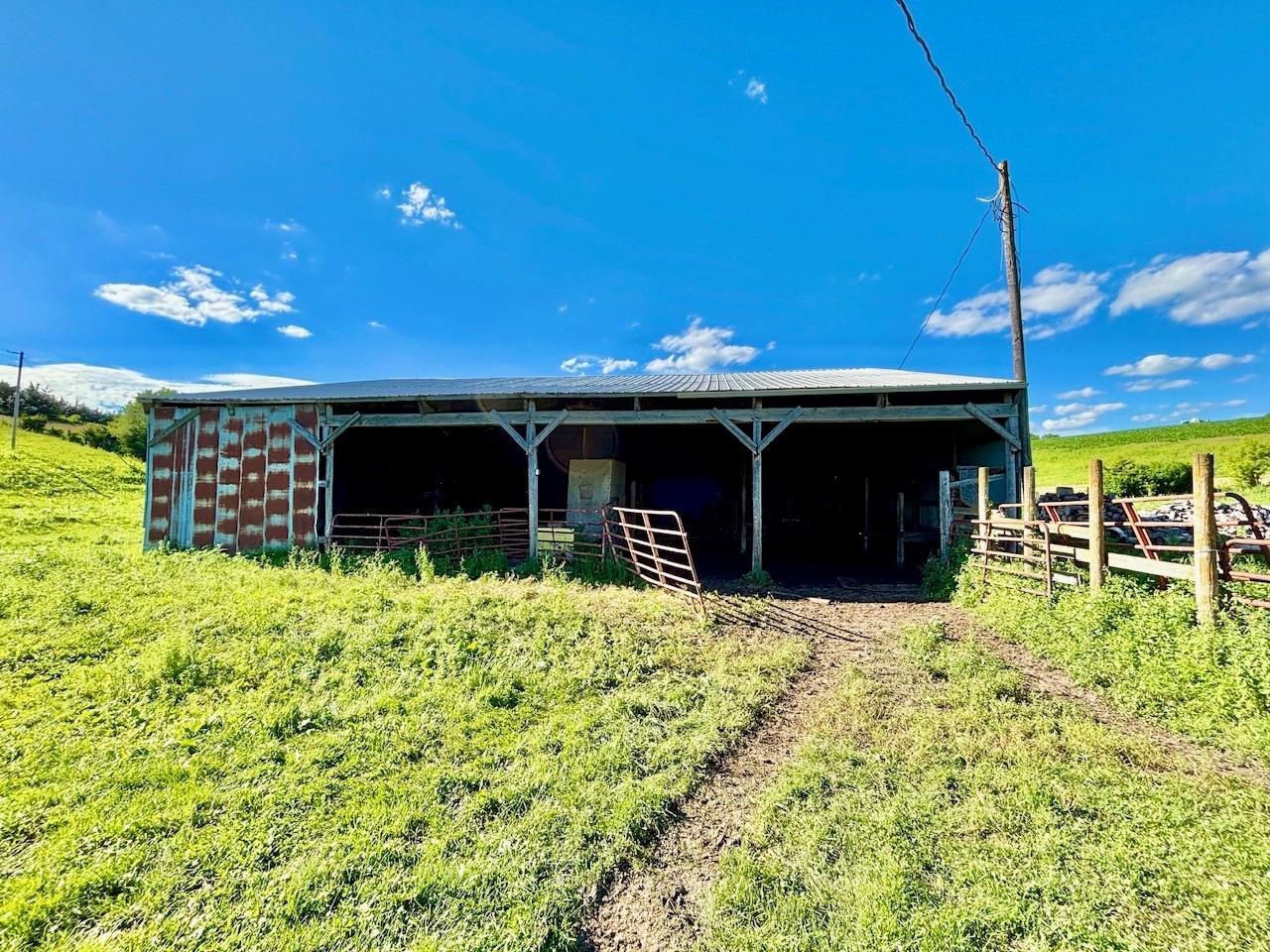 20860 Grosbeak Road Property Photo 13